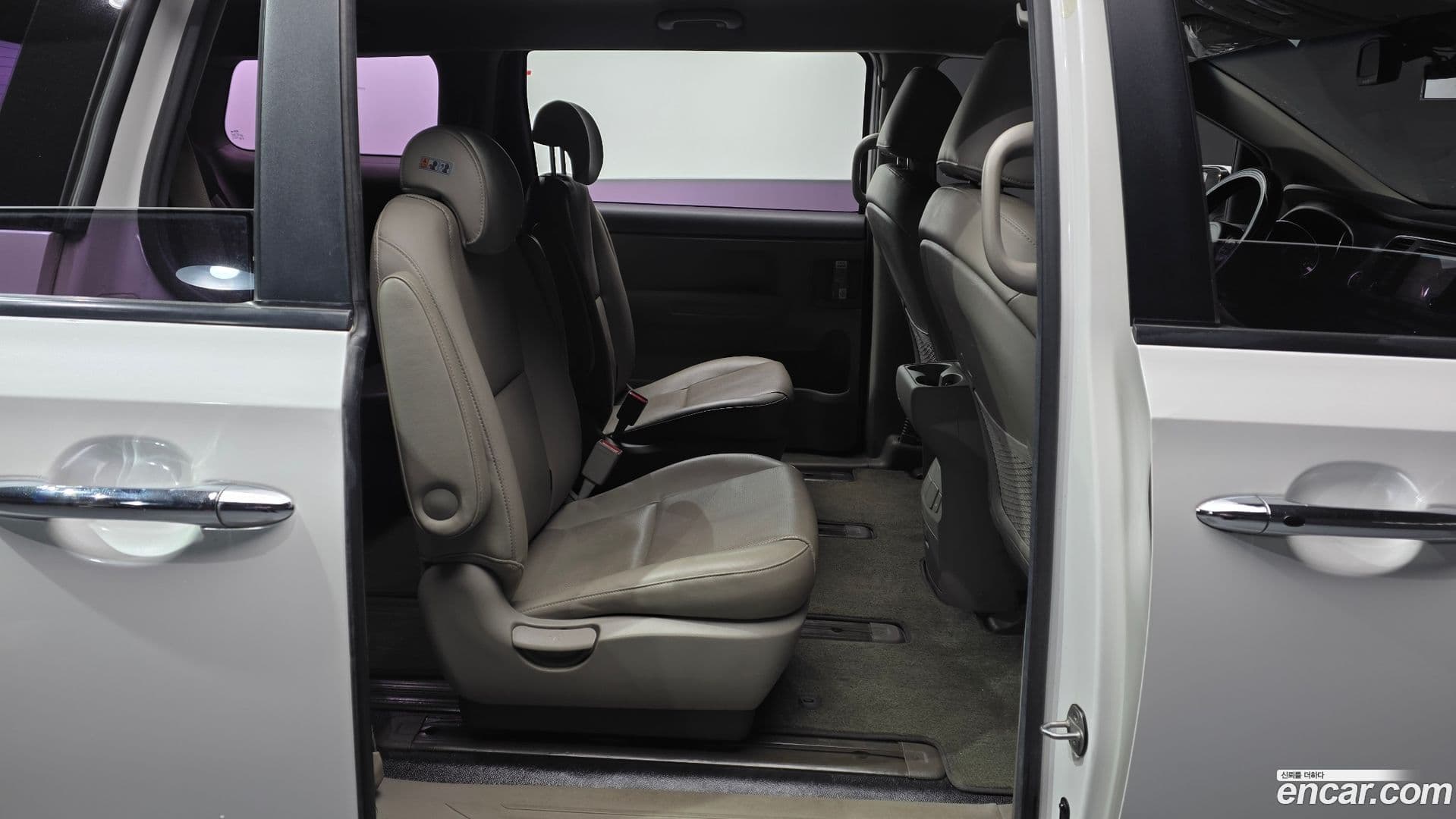 Main__Slider__Photo:Canival Kia 2015.1-11