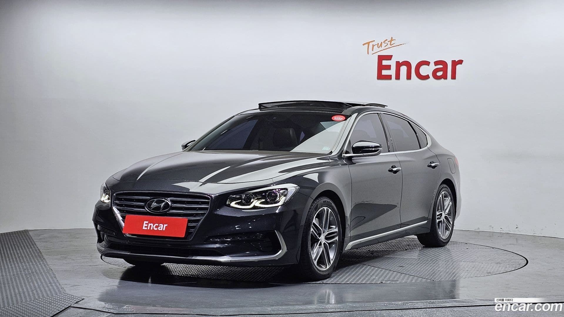 Main__Slider__Photo:Grandeur Hyundai 2017.3-0