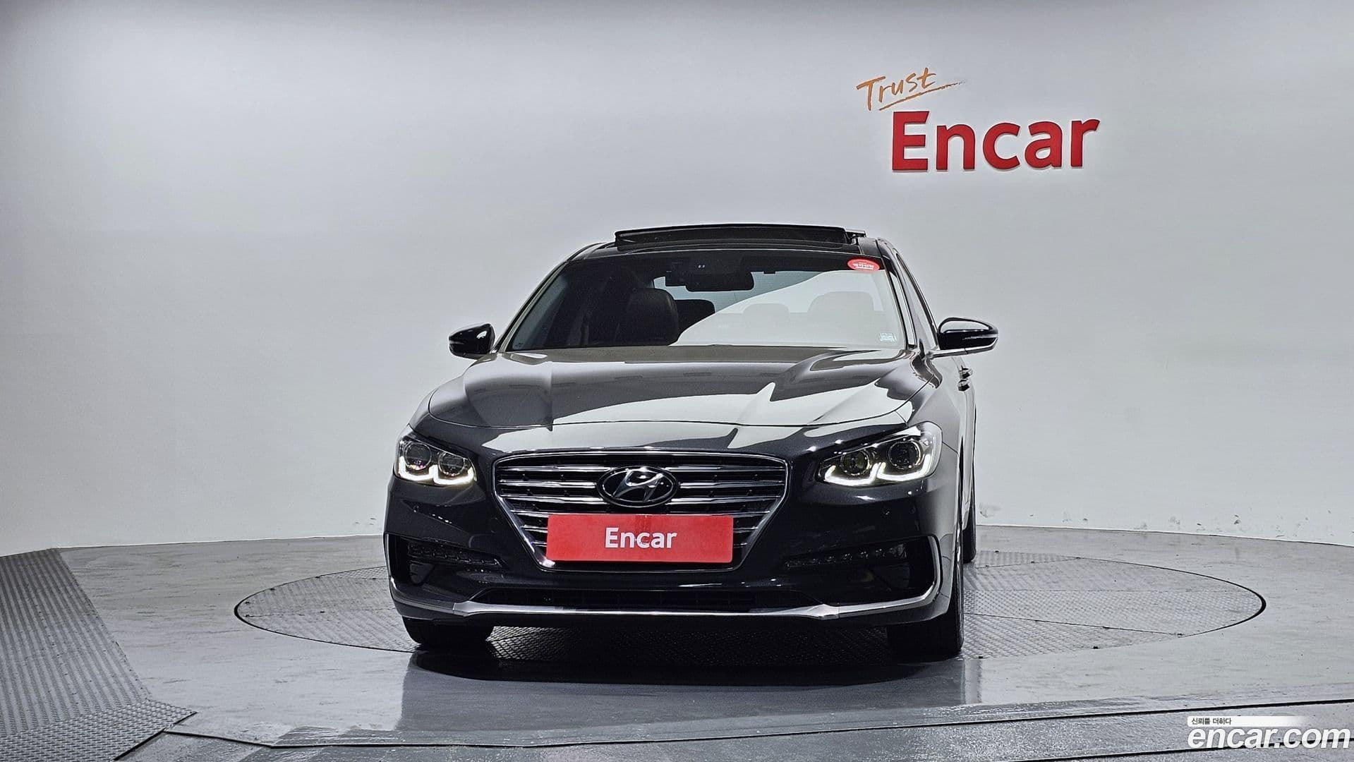 Main__Slider__Photo:Grandeur Hyundai 2017.3-2