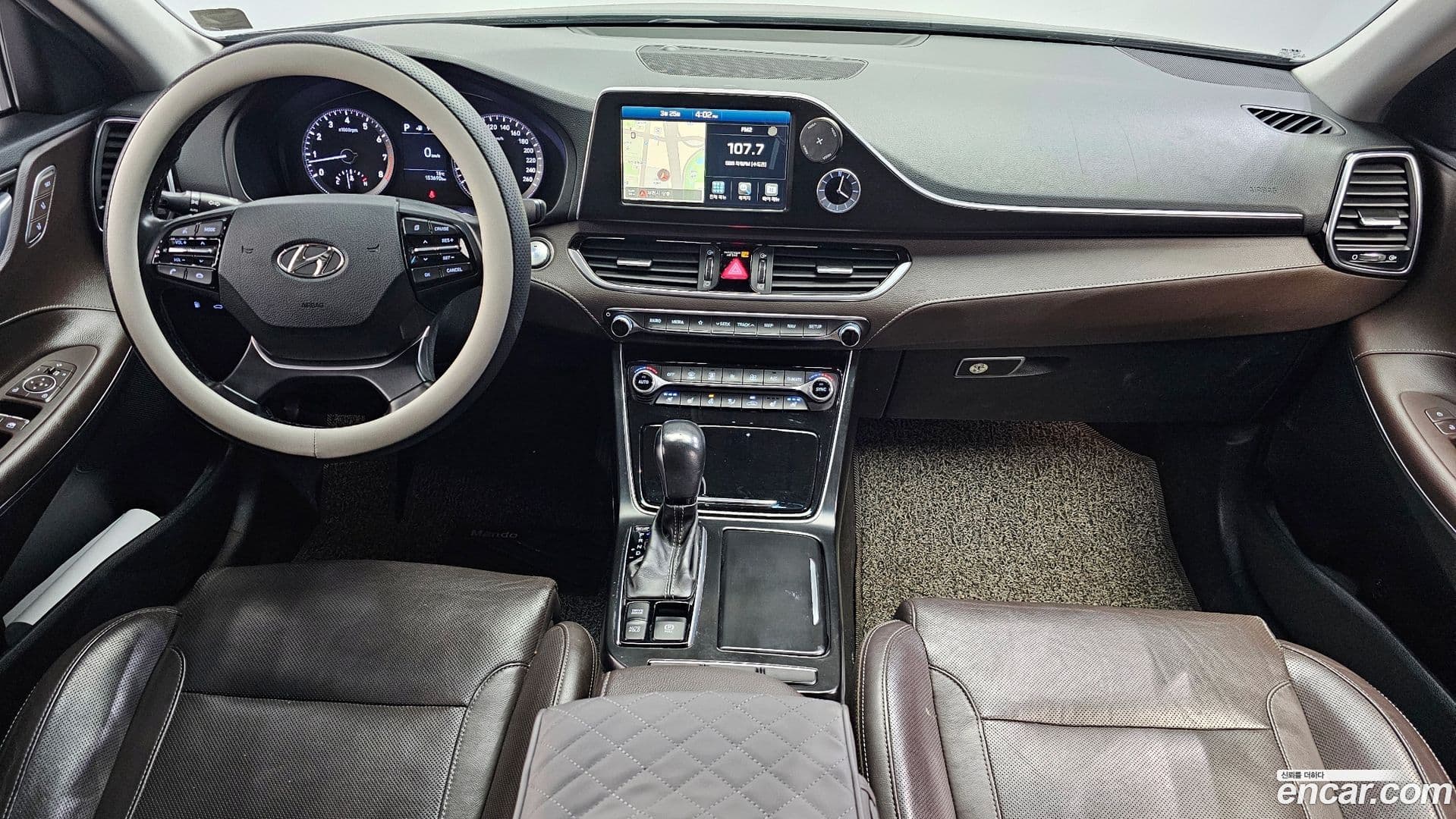 Main__Slider__Photo:Grandeur Hyundai 2017.3-6