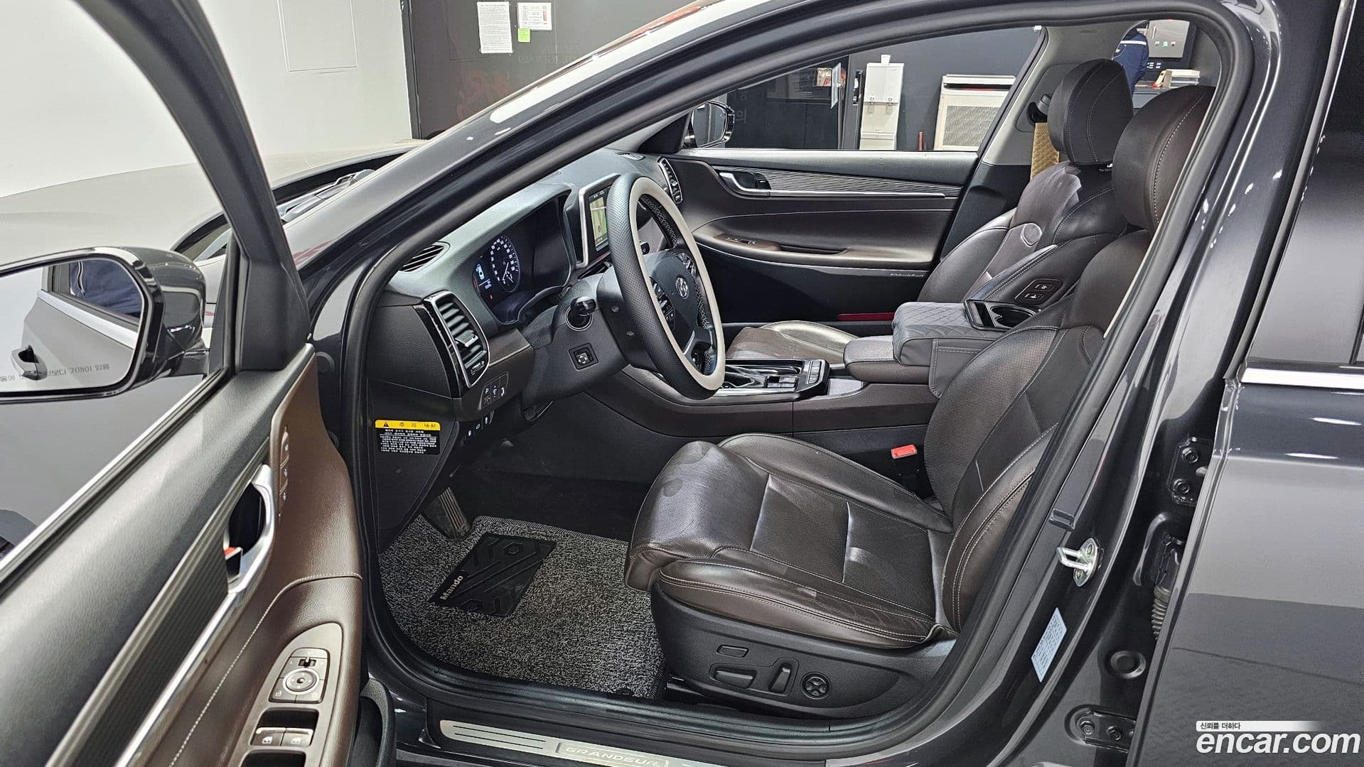 Main__Slider__Photo:Grandeur Hyundai 2017.3-9