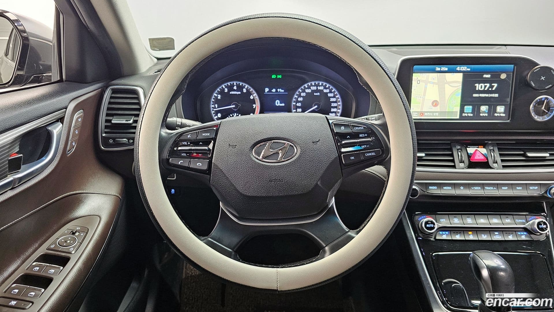 Main__Slider__Photo:Grandeur Hyundai 2017.3-12