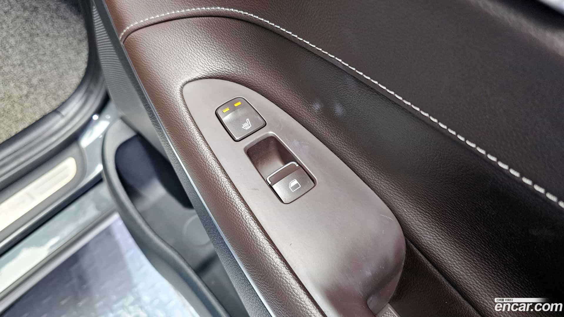 Grandeur Hyundai 2017.3-OPTION-024