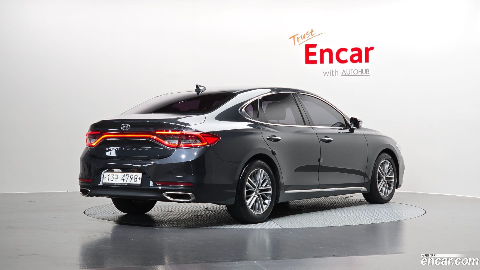 Main__Slider__Photo:Grandeur Hyundai 2016.11-1