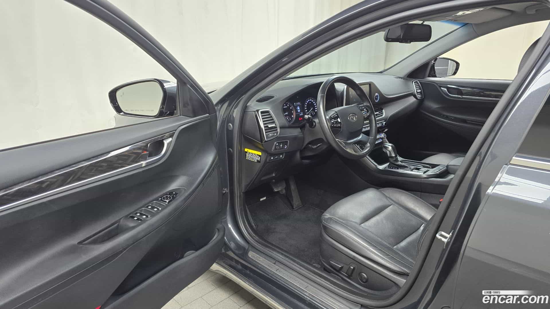 Grandeur Hyundai 2016.11-INNER-010