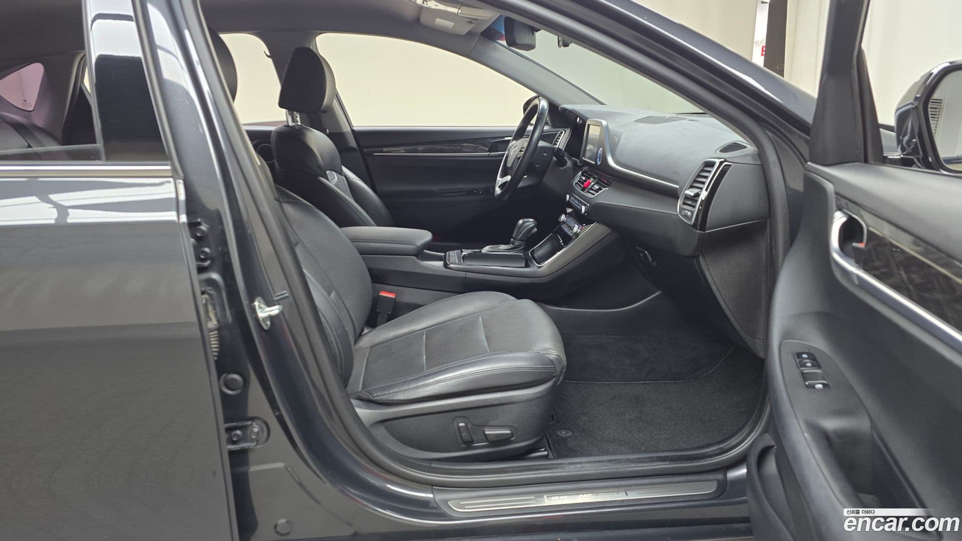 Main__Slider__Photo:Grandeur Hyundai 2016.11-10