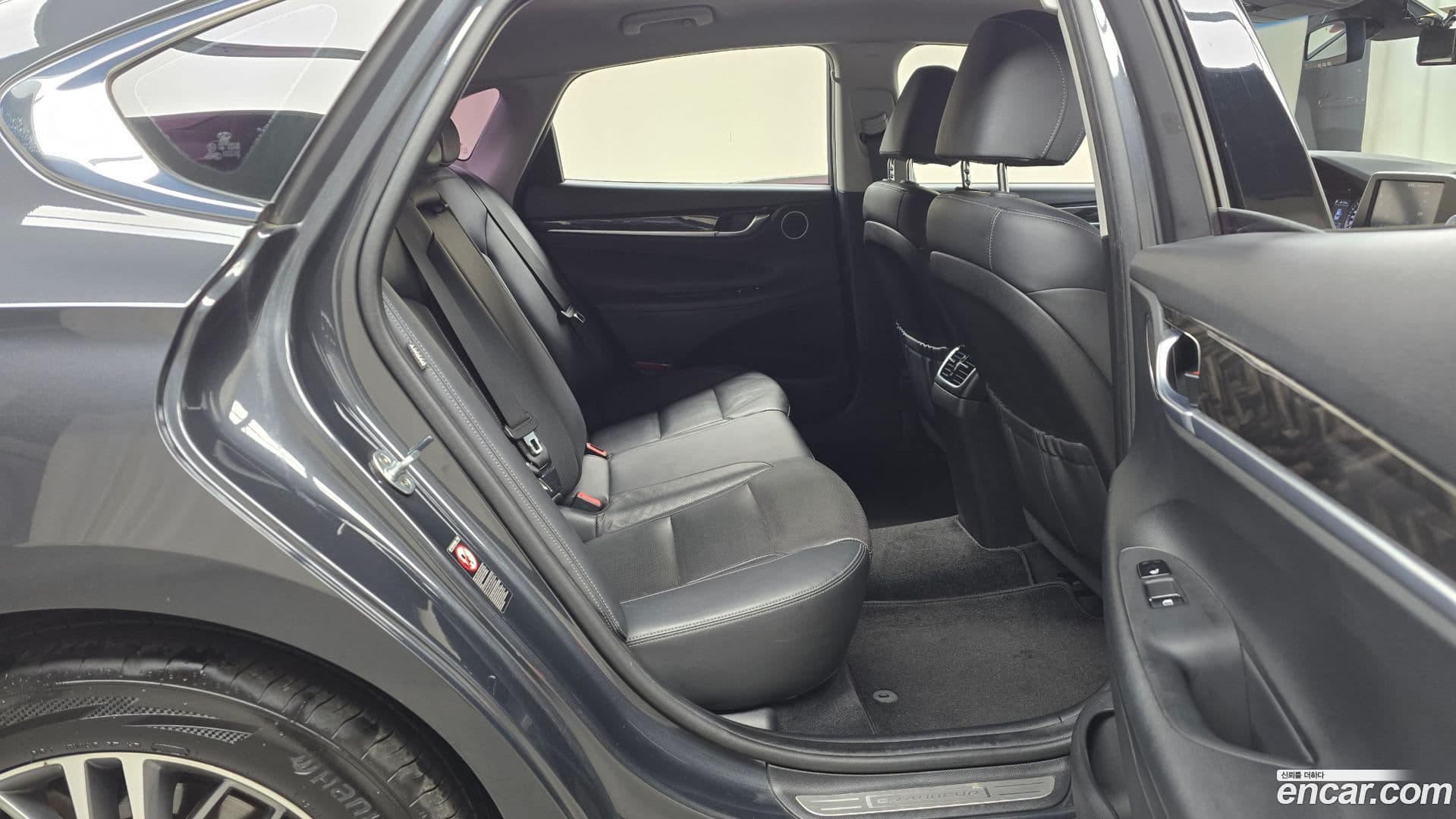 Main__Slider__Photo:Grandeur Hyundai 2016.11-11