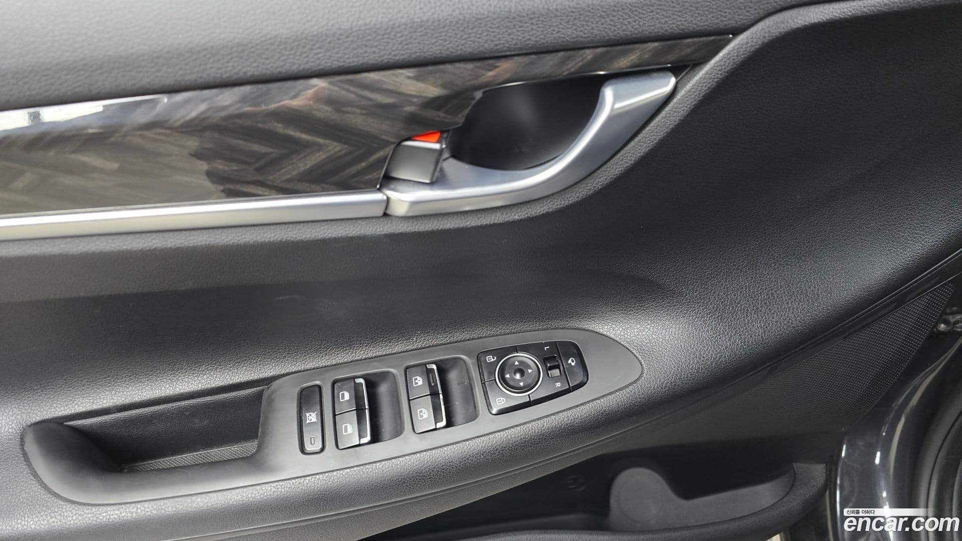 Main__Slider__Photo:Grandeur Hyundai 2016.11-17