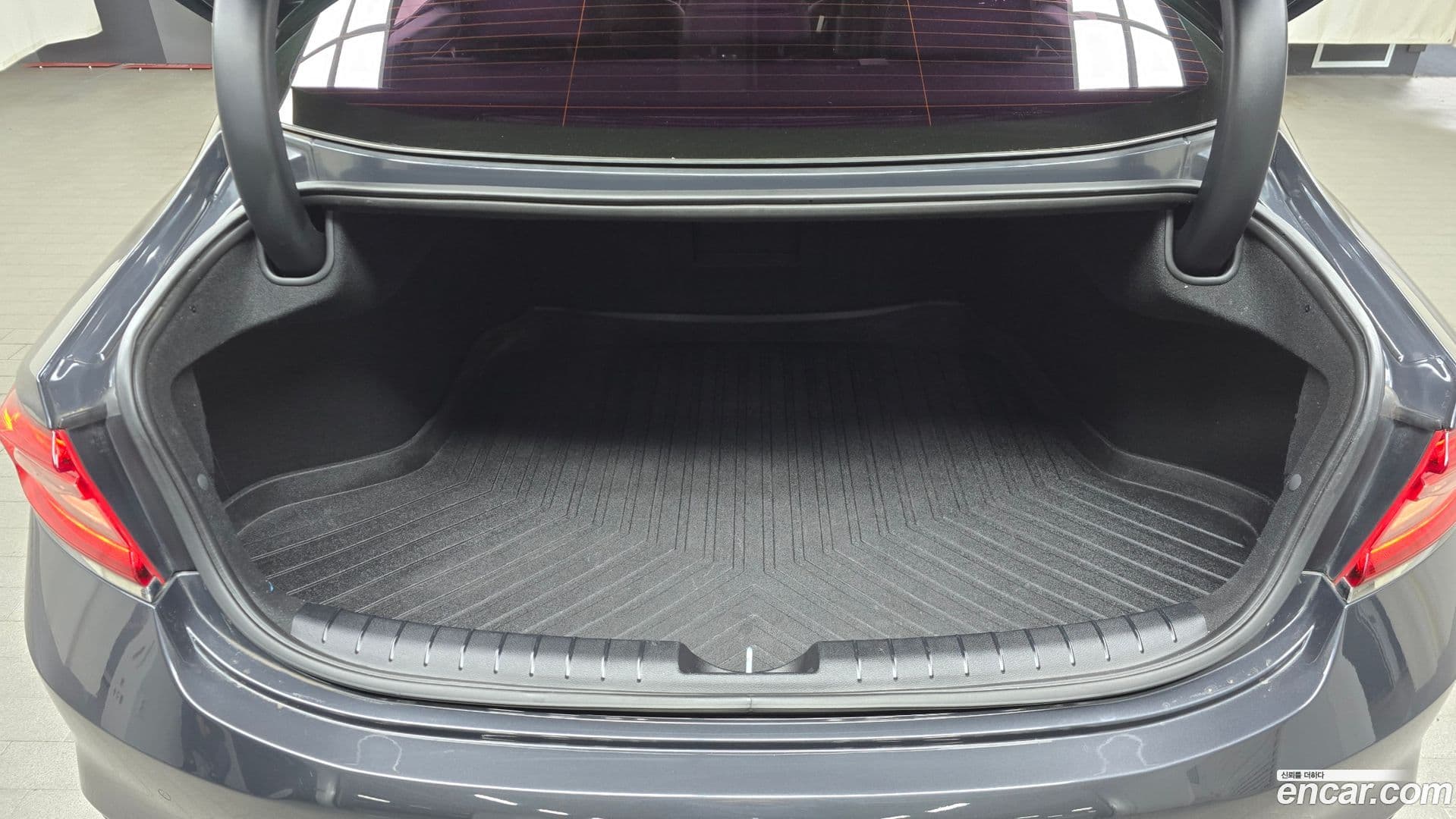 Main__Slider__Photo:Grandeur Hyundai 2016.11-19