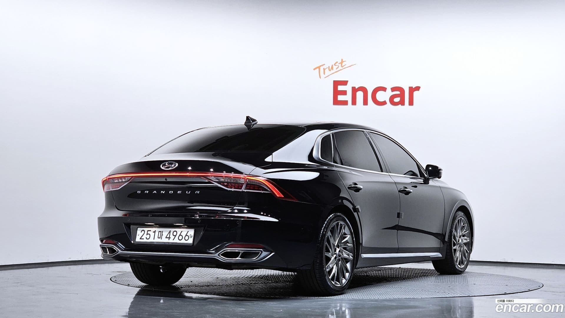 Main__Slider__Photo:Grandeur Hyundai 2019.11-1