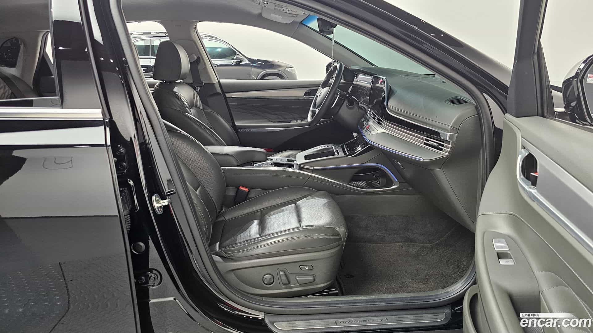 Grandeur Hyundai 2019.11-OPTION-015