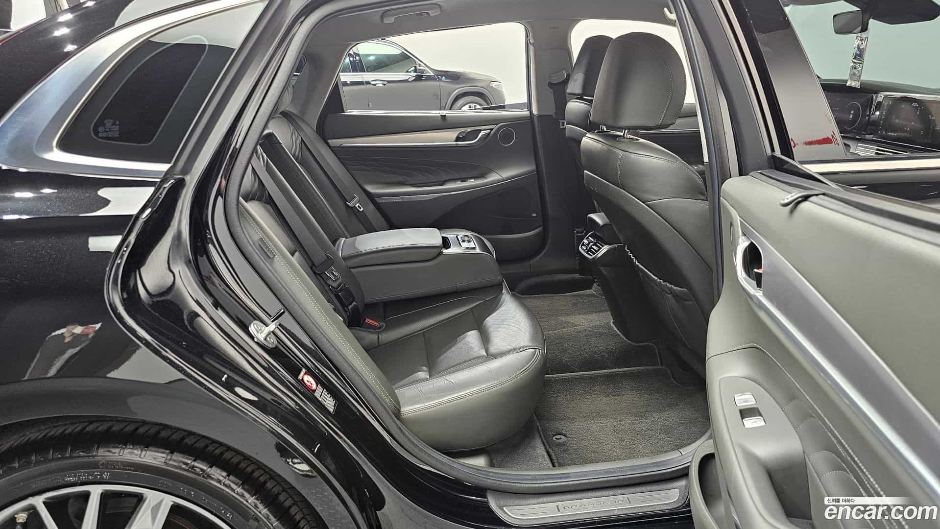 Grandeur Hyundai 2019.11-OPTION-016