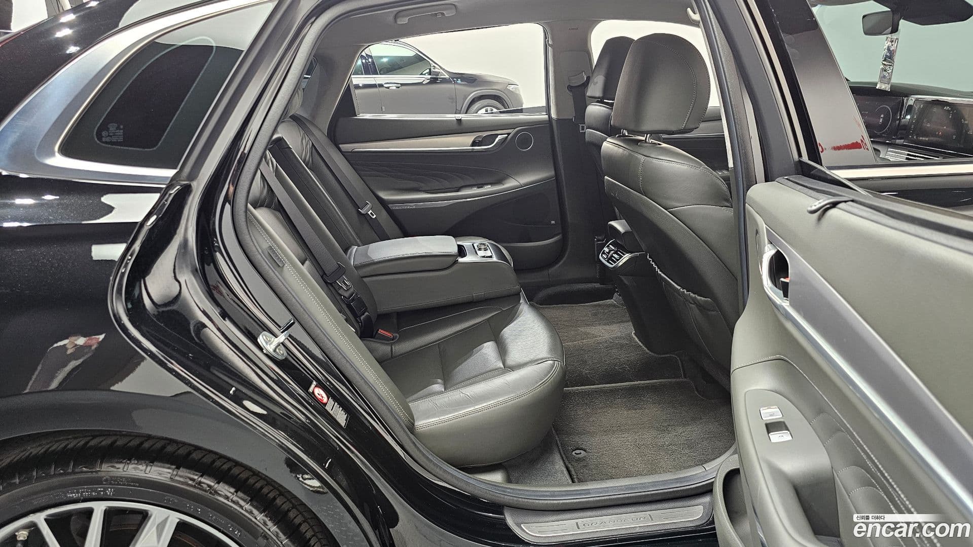 Main__Slider__Photo:Grandeur Hyundai 2019.11-11