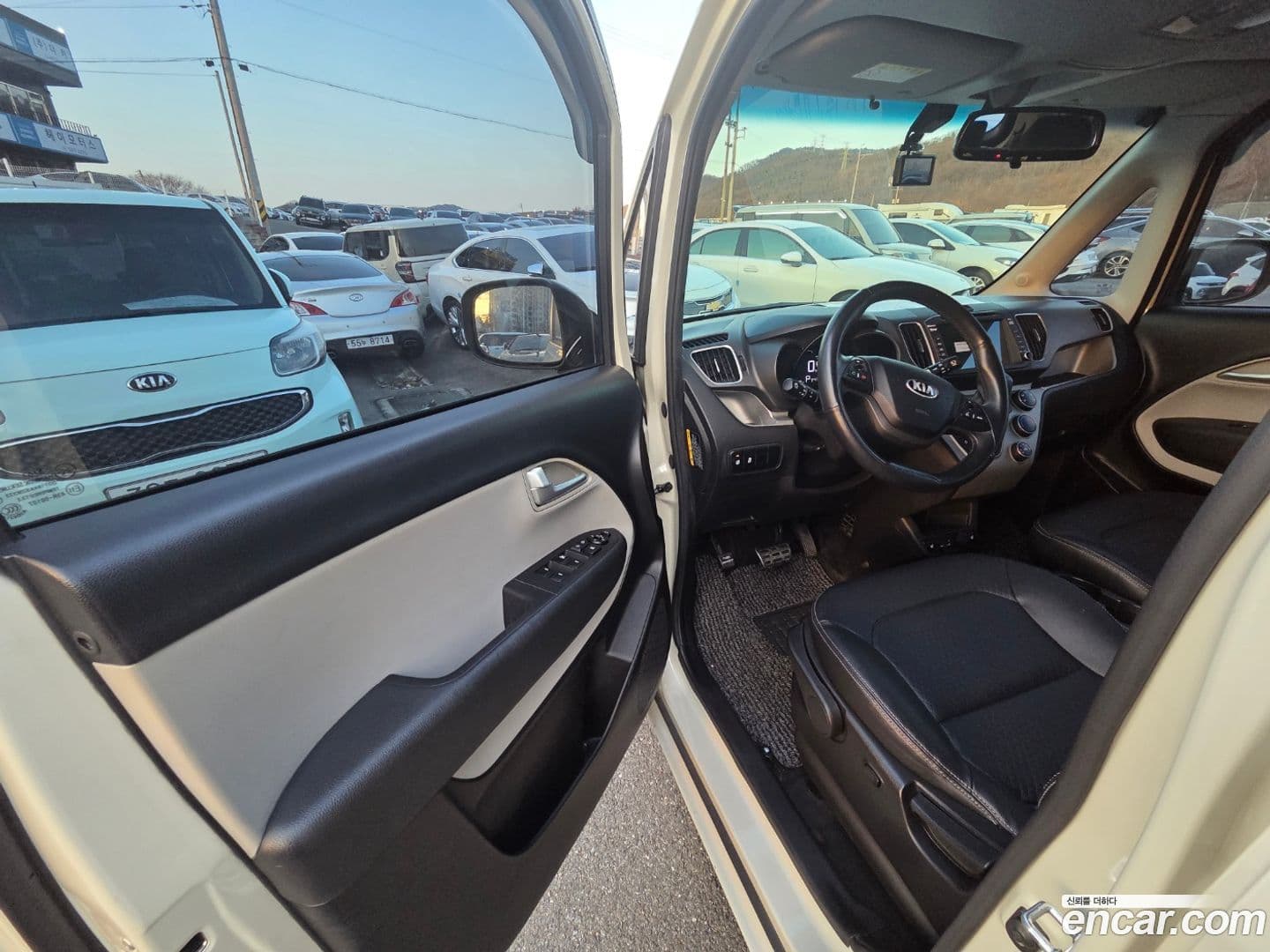 Main__Slider__Photo:RAY Kia 2014.4-8