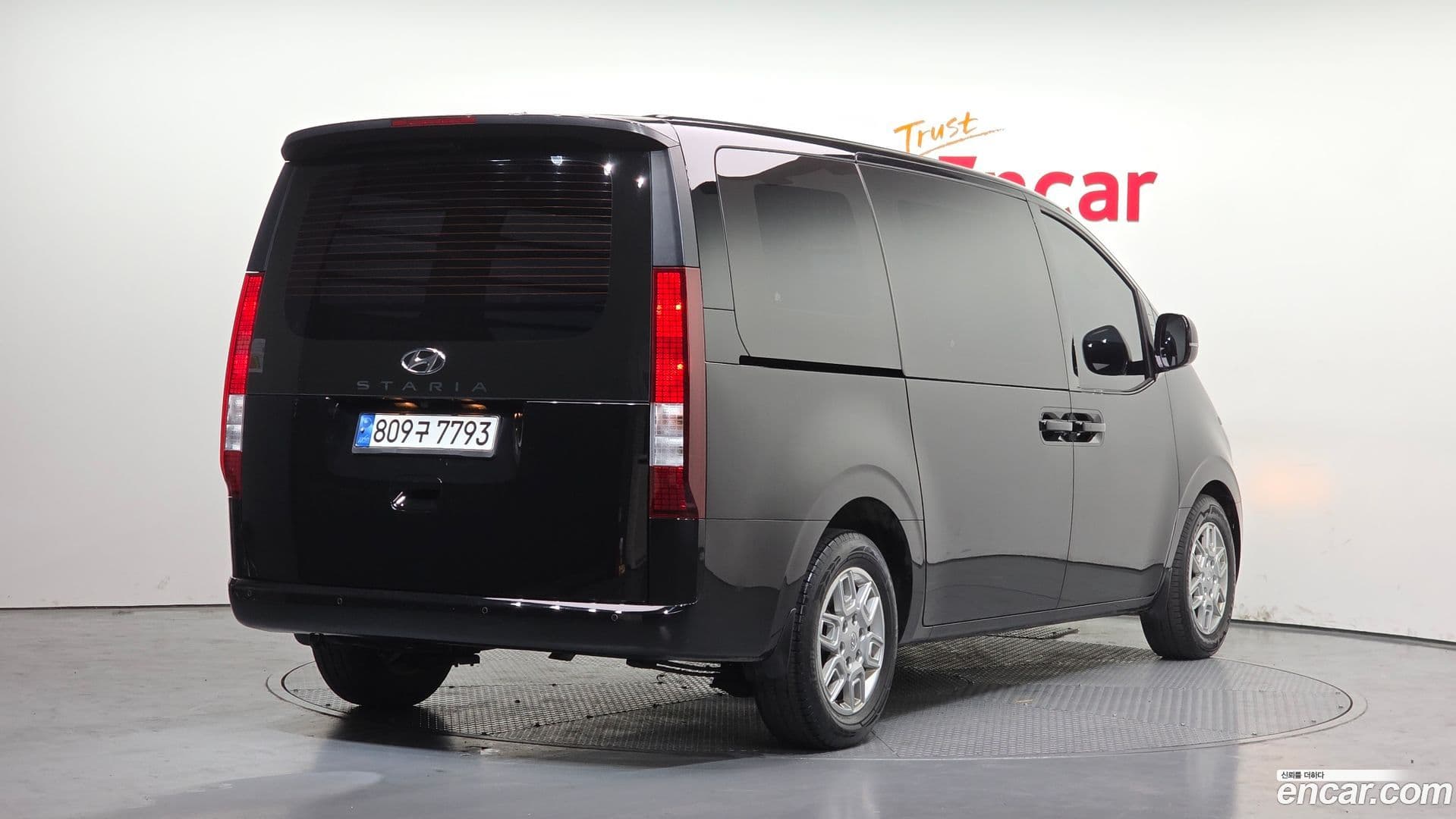 Main__Slider__Photo:Staria Hyundai 2022.4-1