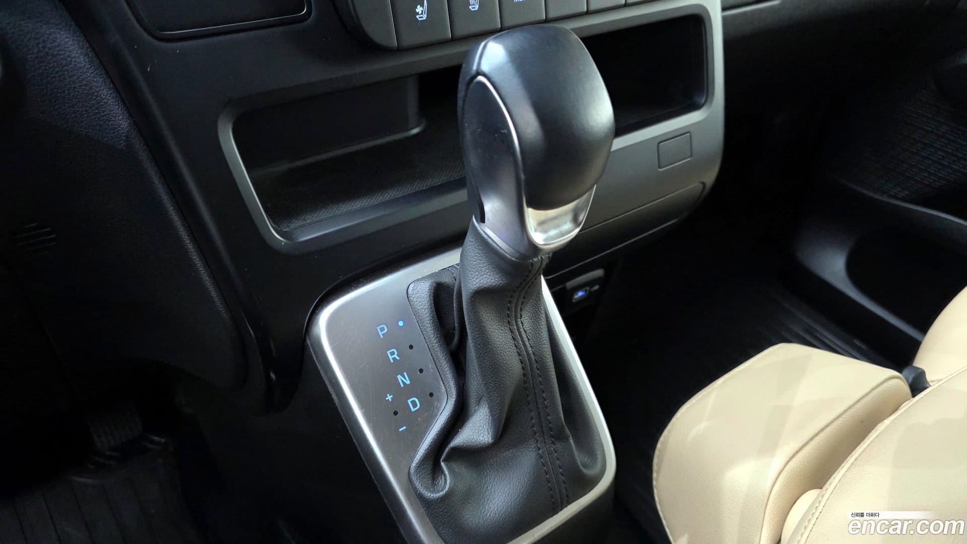 Main__Slider__Photo:Staria Hyundai 2022.4-8