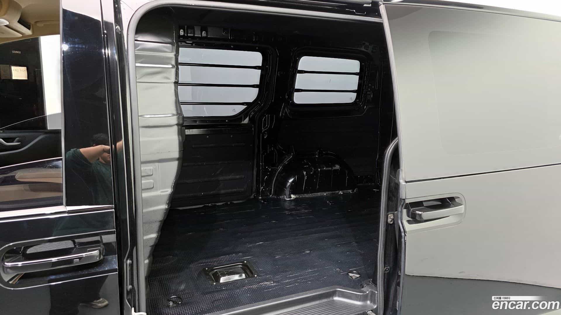 Staria Hyundai 2022.4-OPTION-015