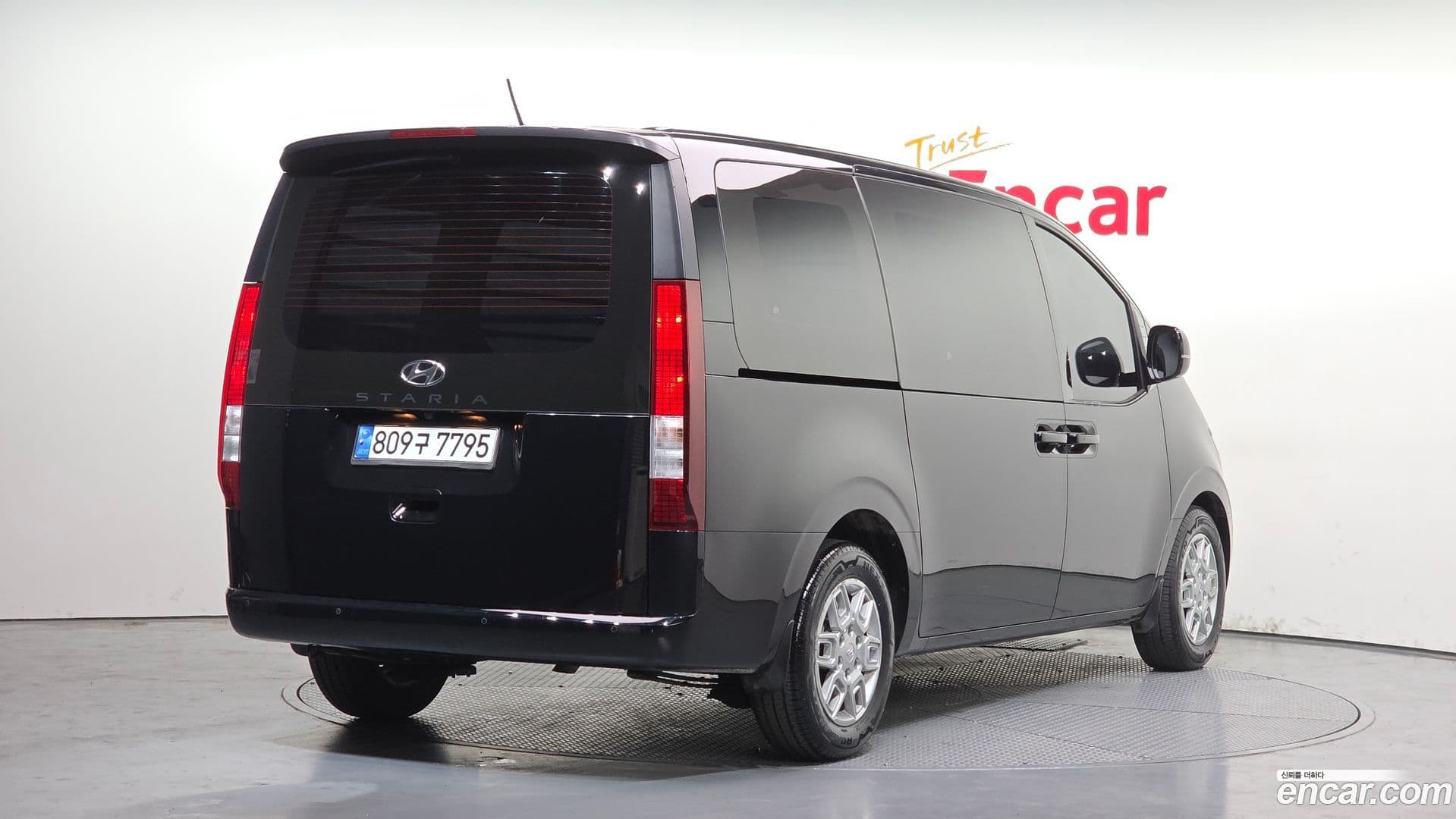 Main__Slider__Photo:Staria Hyundai 2022.4-1