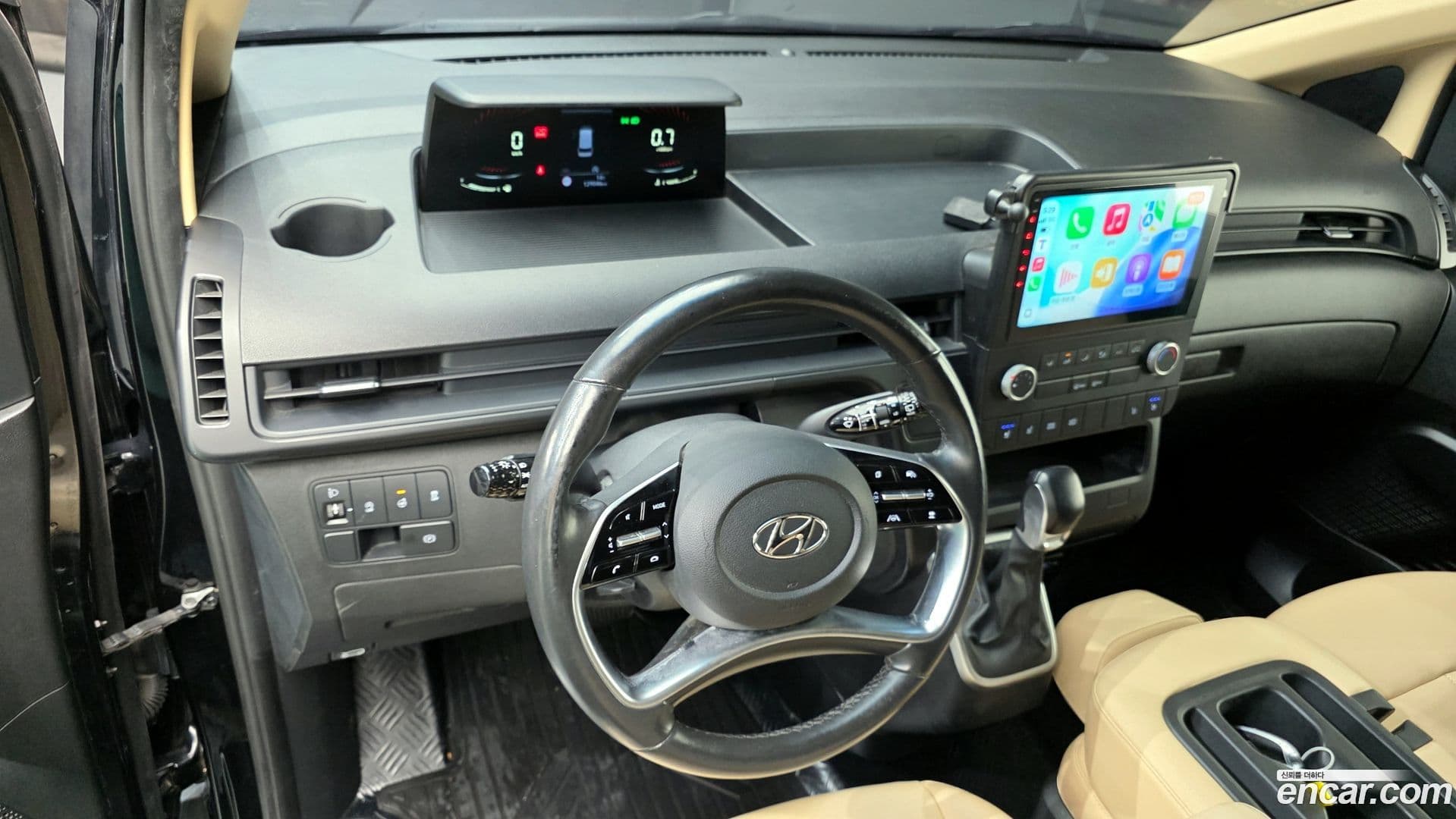 Main__Slider__Photo:Staria Hyundai 2022.4-6