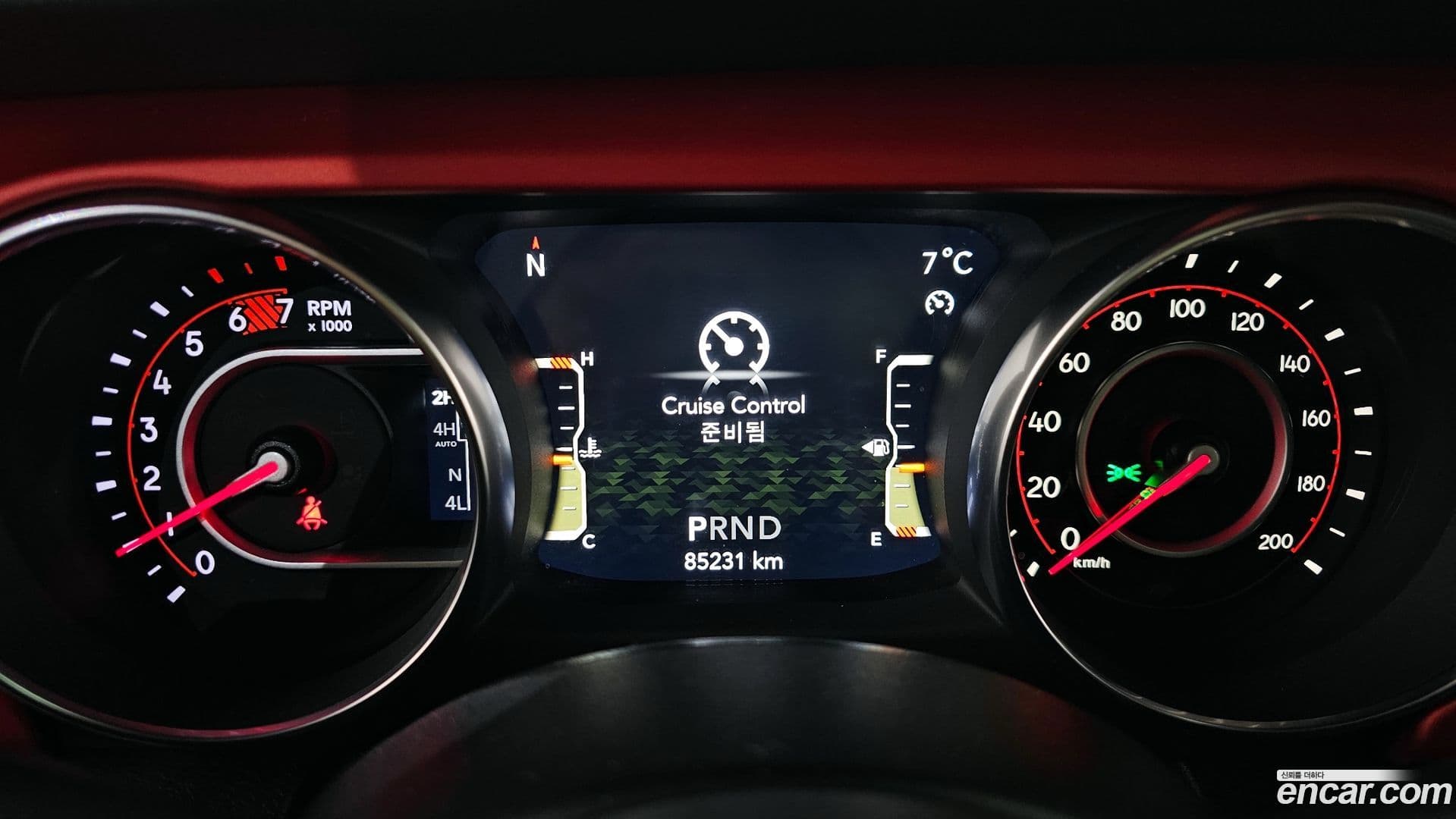 Main__Slider__Photo:Wrangler Jeep 2020.3-7