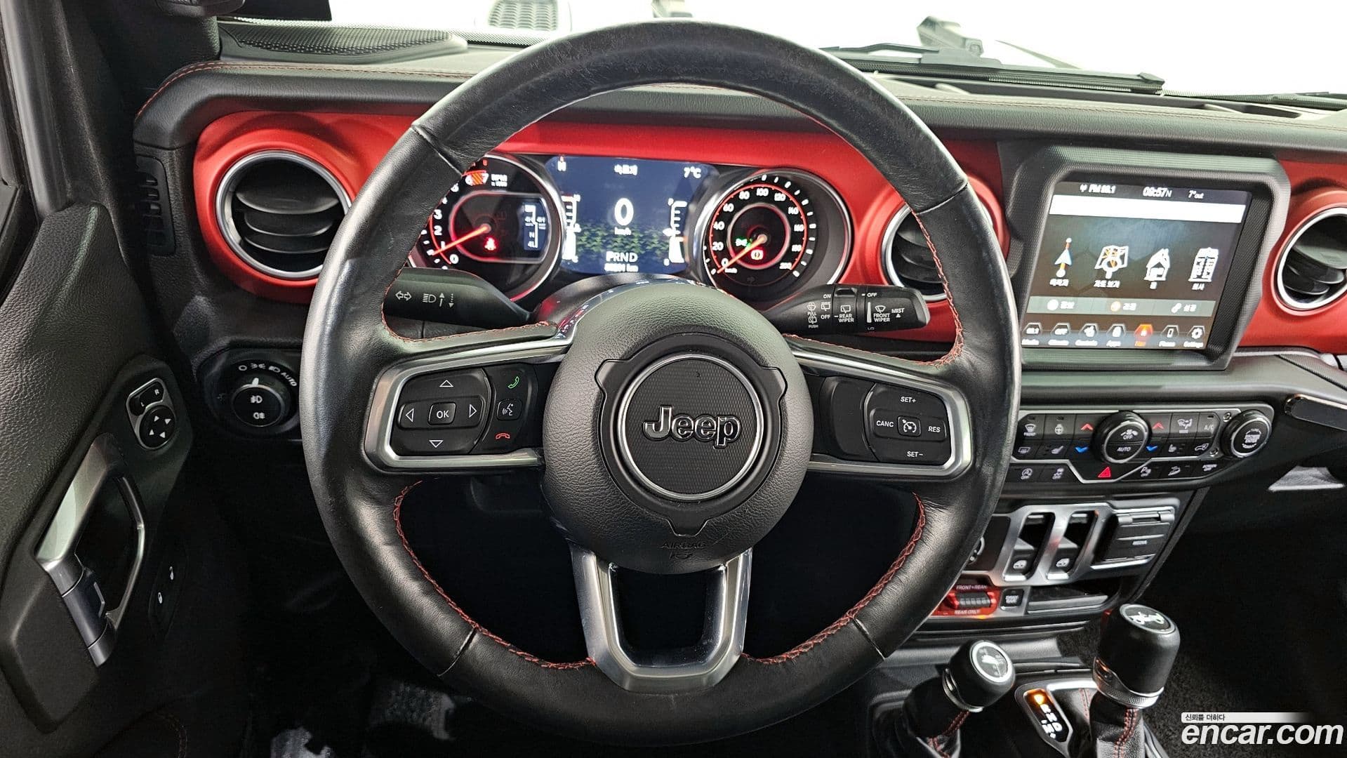 Main__Slider__Photo:Wrangler Jeep 2020.3-12