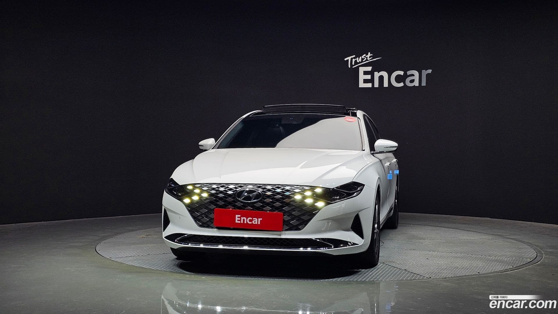 Main__Slider__Photo:Grandeur Hyundai 2022.9-2