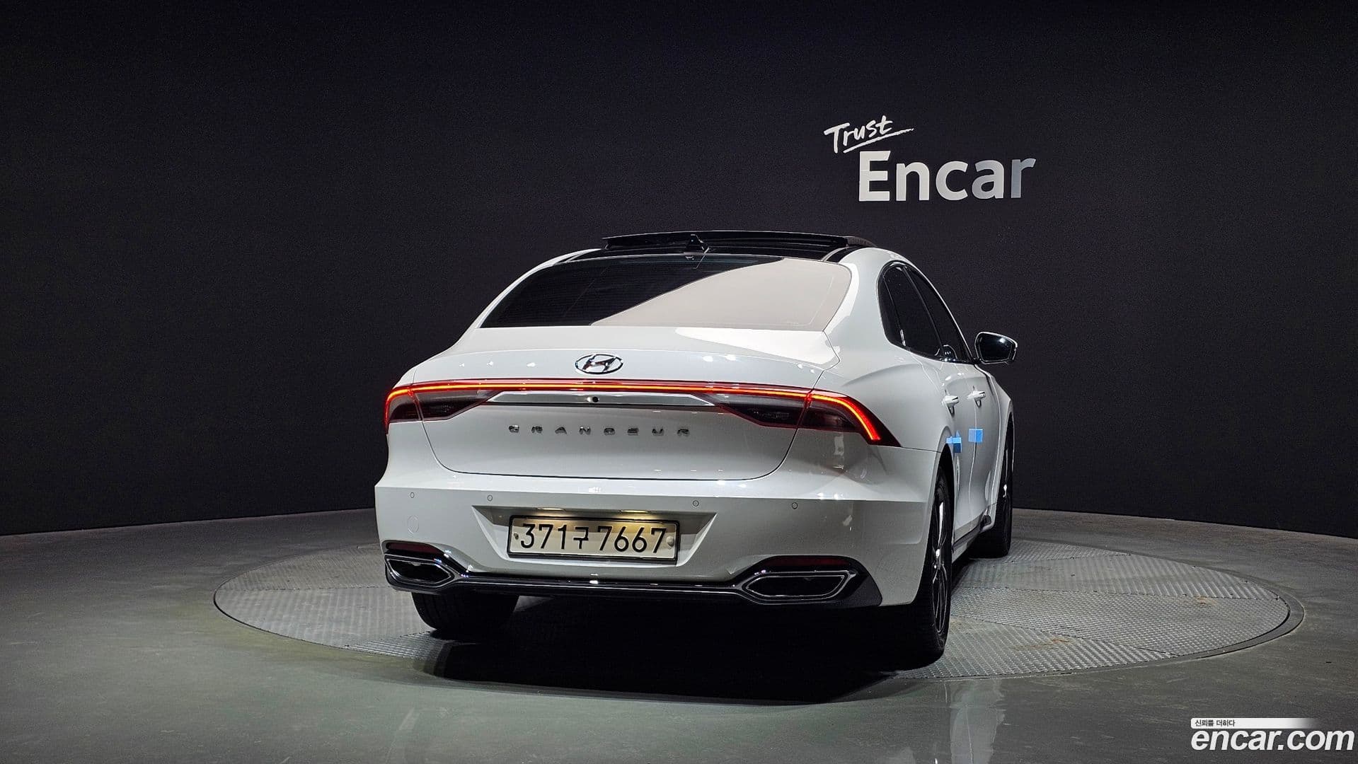 Main__Slider__Photo:Grandeur Hyundai 2022.9-3