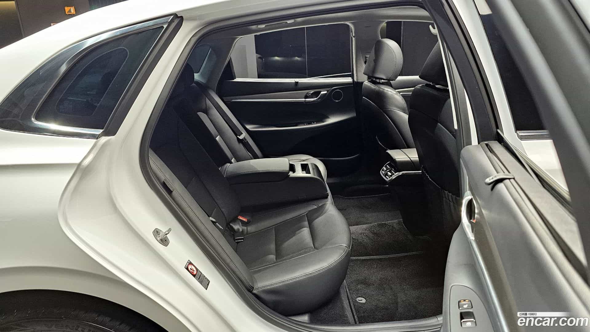 Grandeur Hyundai 2022.9-OPTION-015