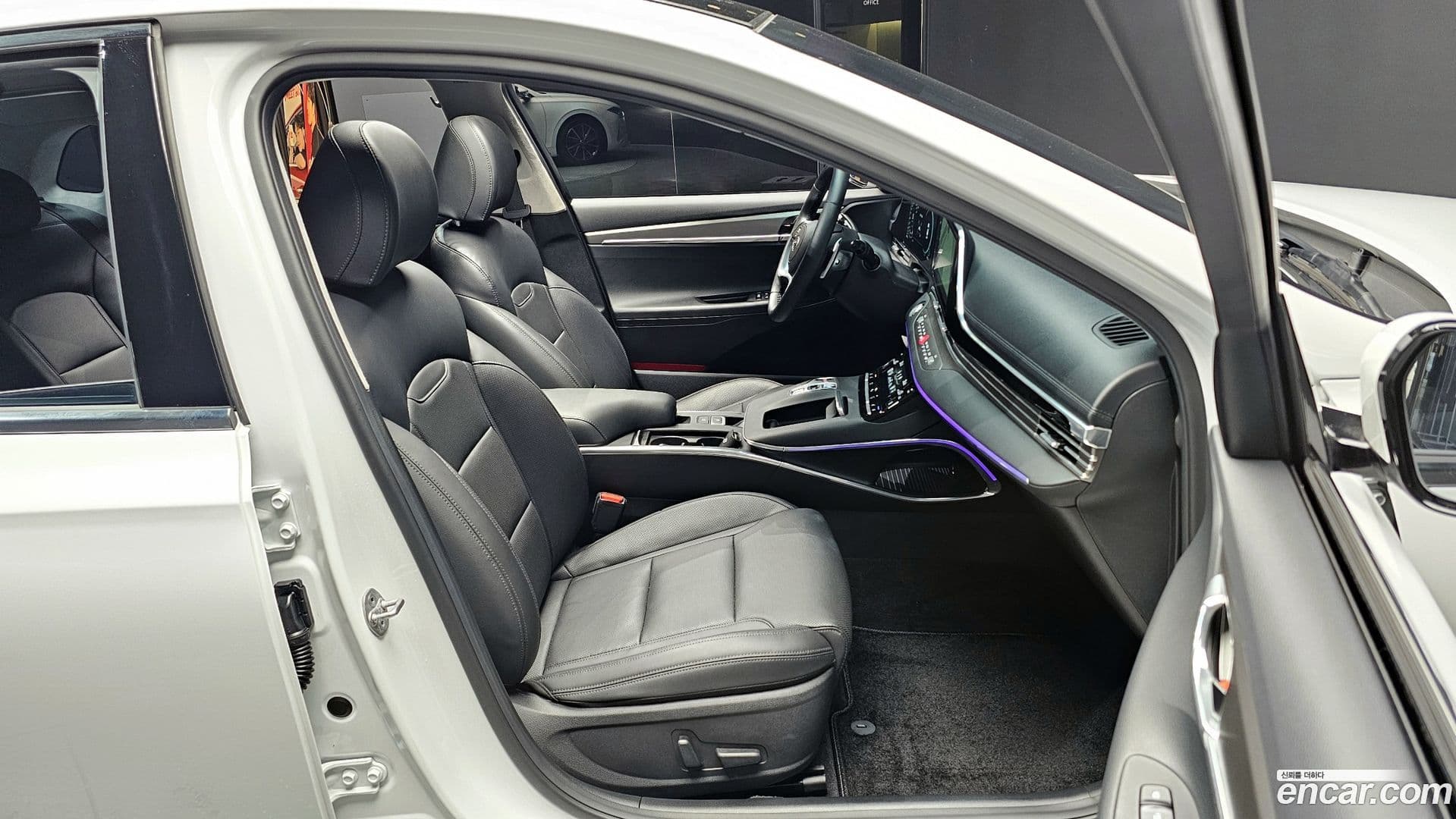 Main__Slider__Photo:Grandeur Hyundai 2022.9-11