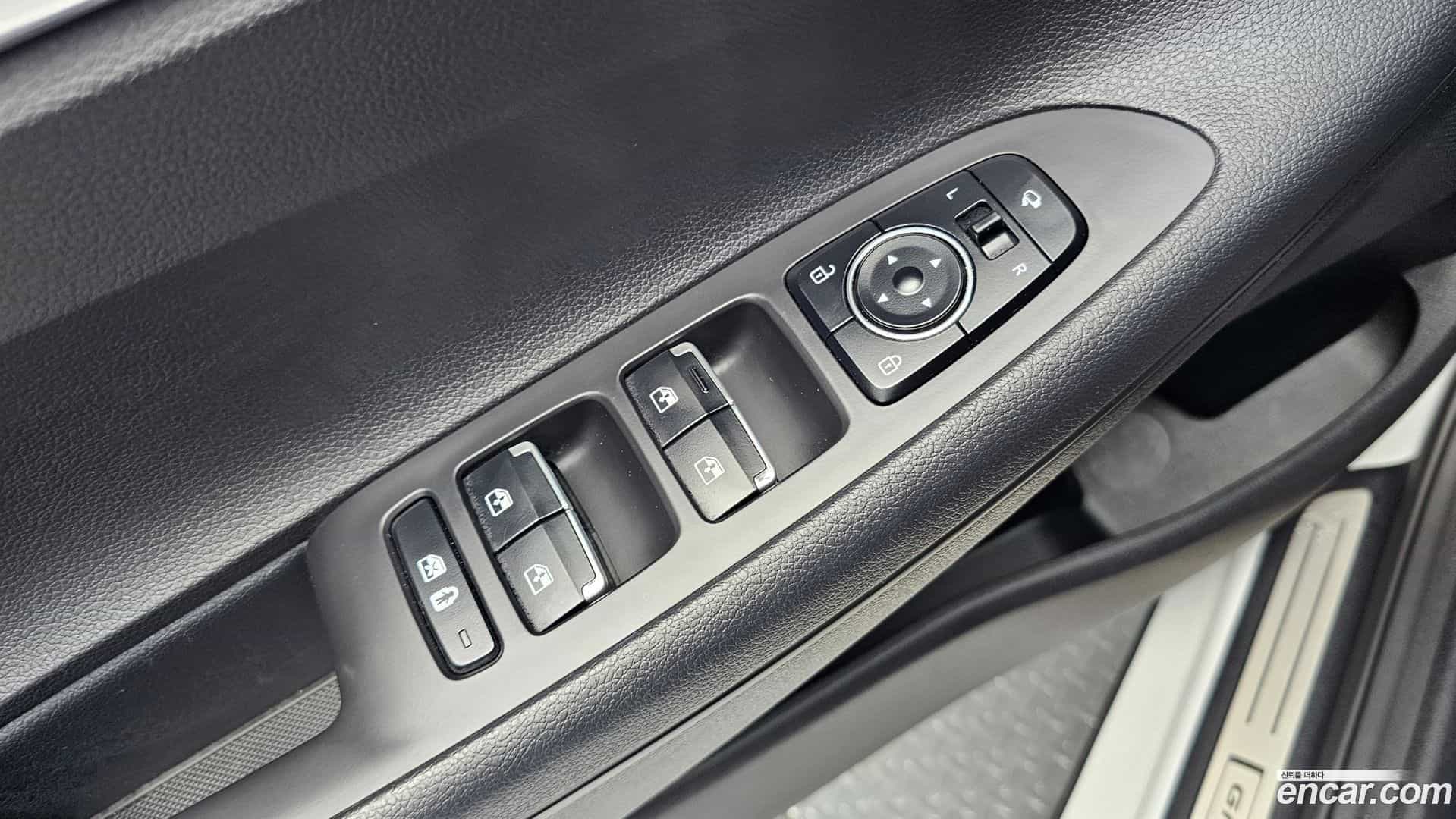 Grandeur Hyundai 2022.9-OPTION-018