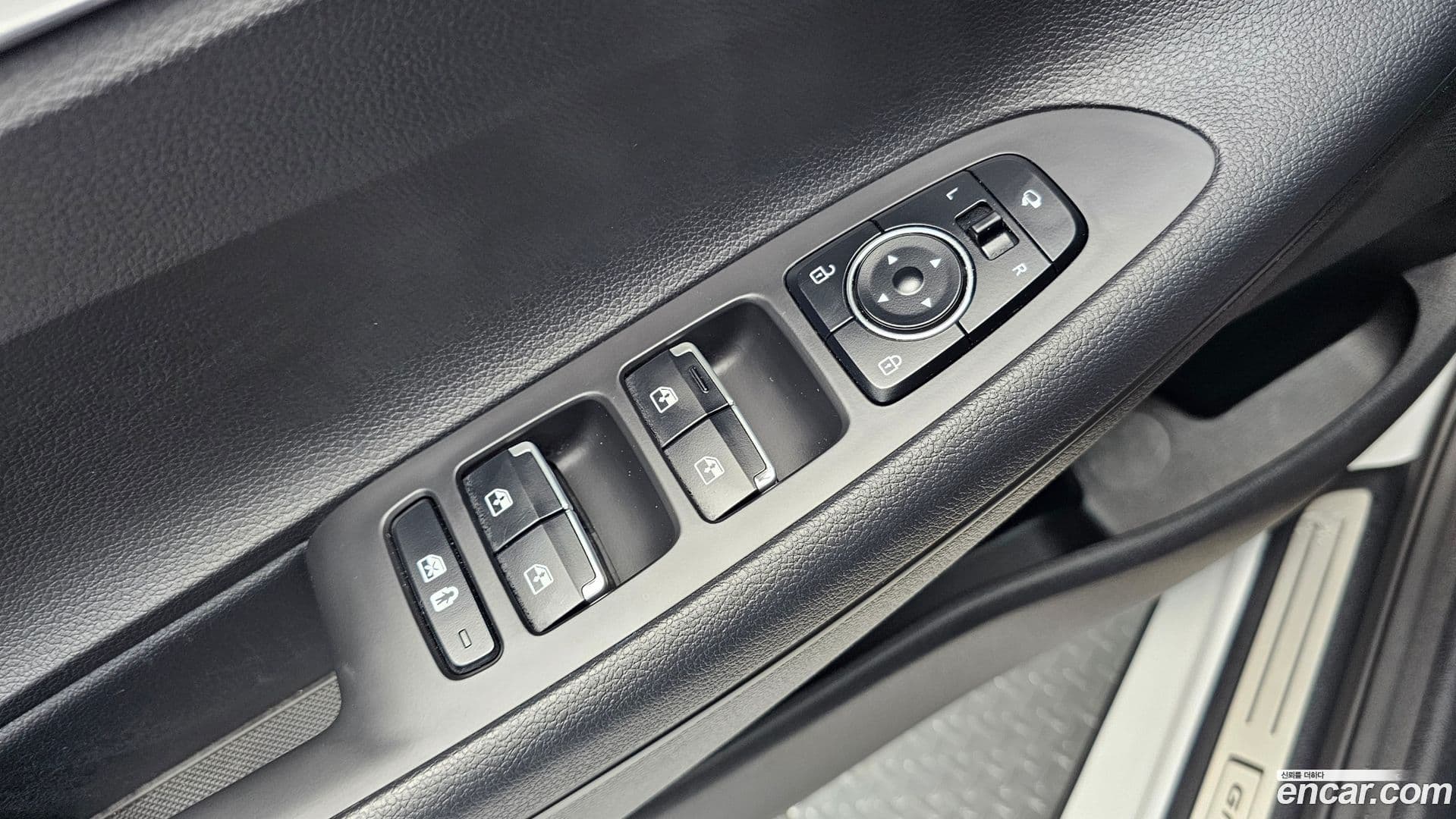 Main__Slider__Photo:Grandeur Hyundai 2022.9-13