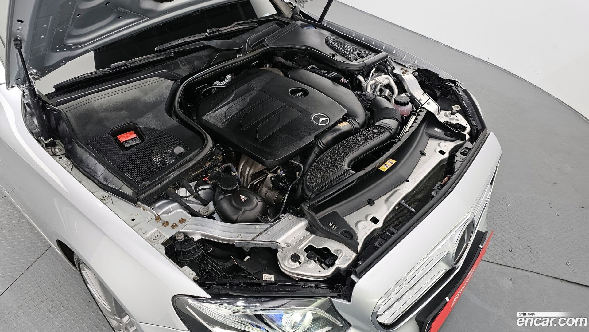 Main__Slider__Photo:E-Class Mercedes-Benz 2020.11-5