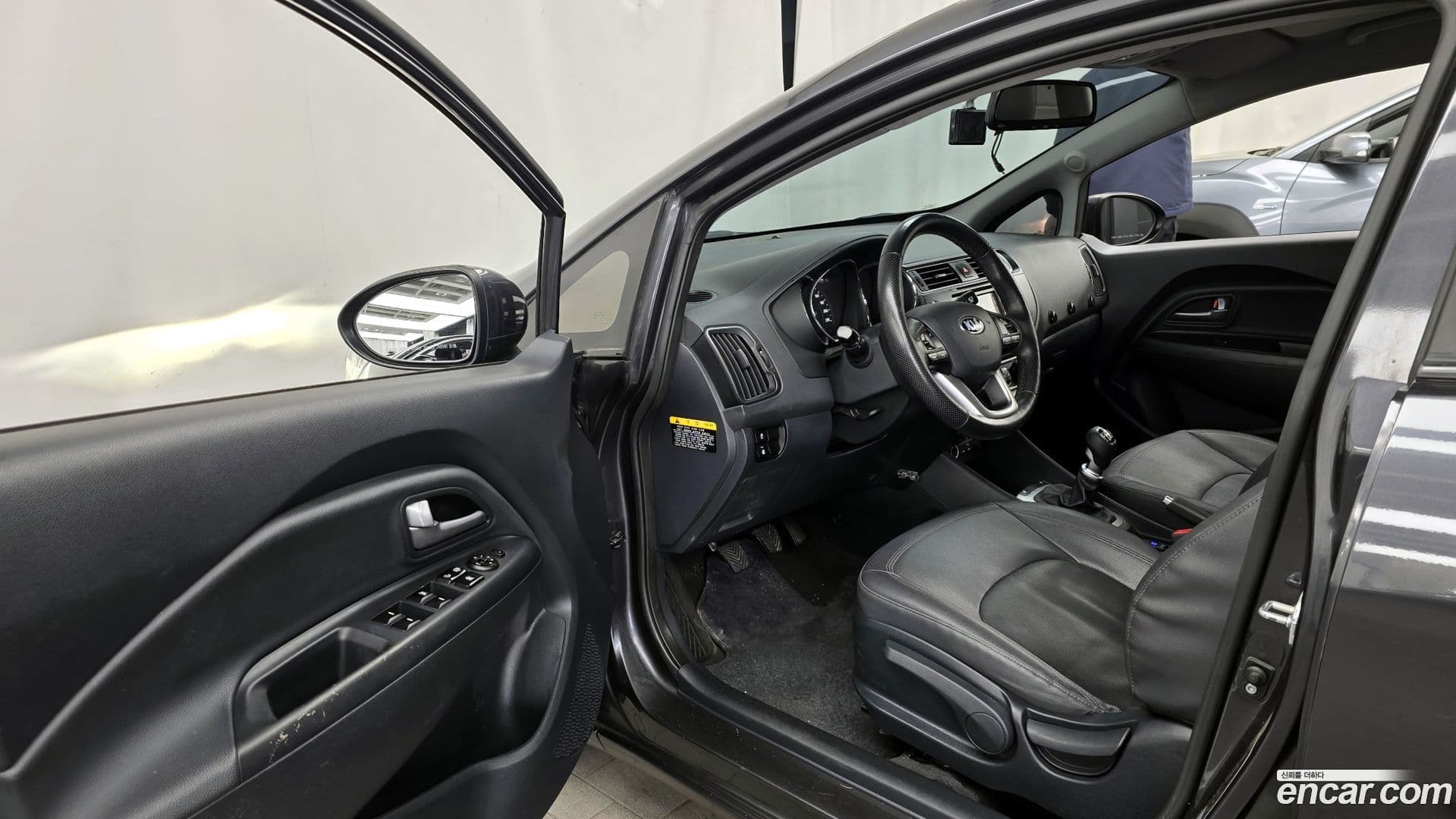 Main__Slider__Photo:pride Kia 2015.4-9