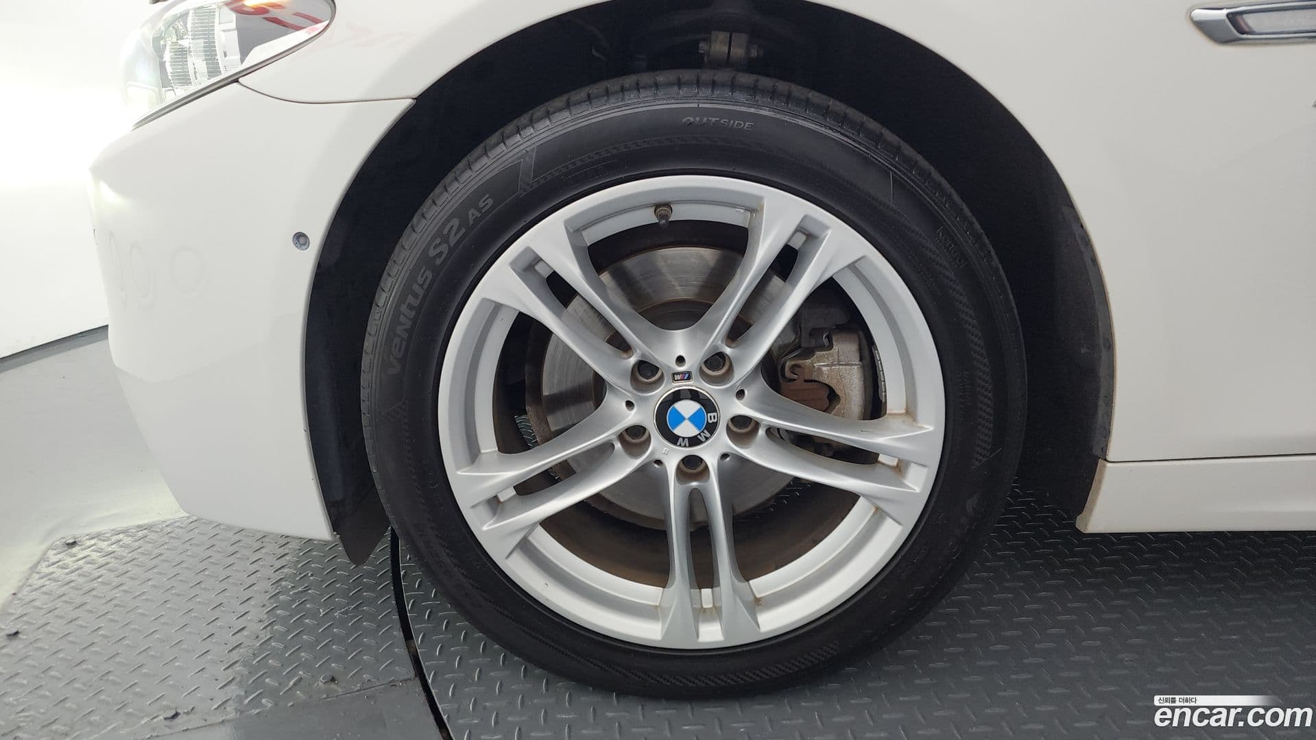 Main__Slider__Photo:5-Series BMW 2016.9-4