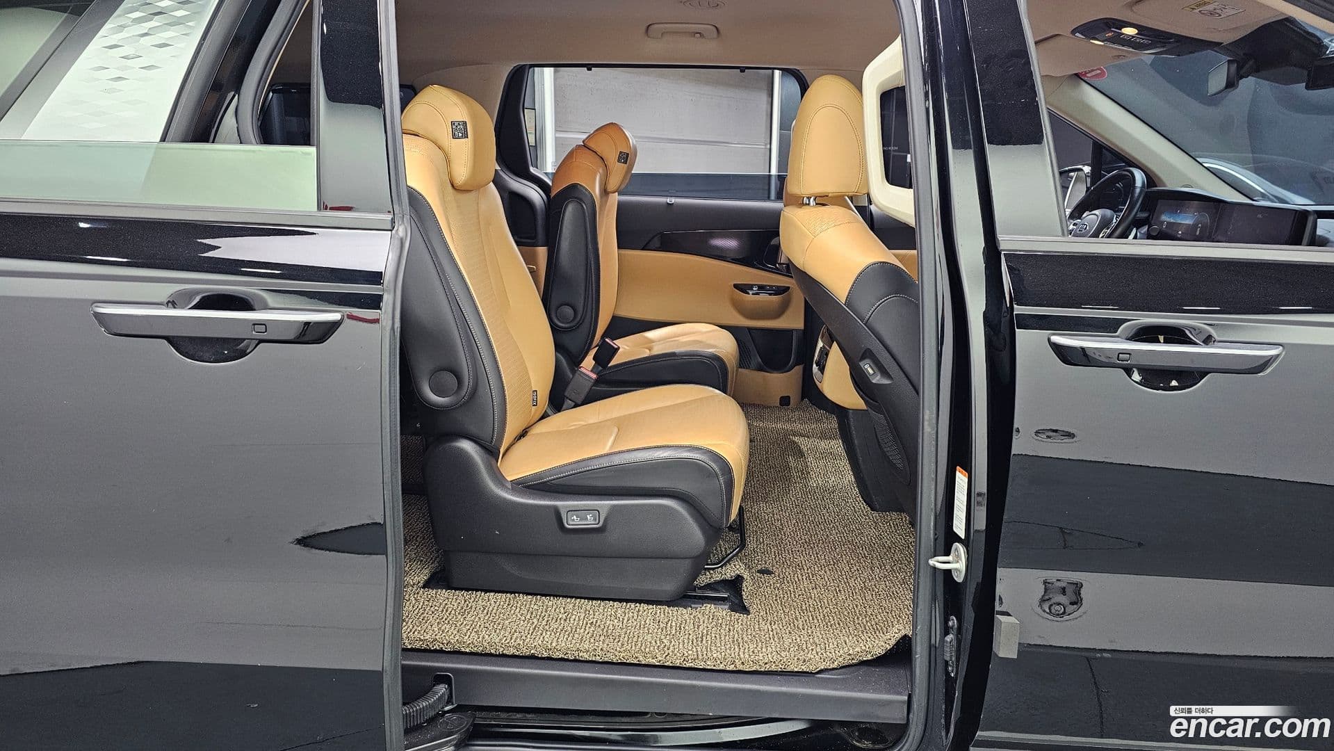 Main__Slider__Photo:Canival Kia 2021.0-11