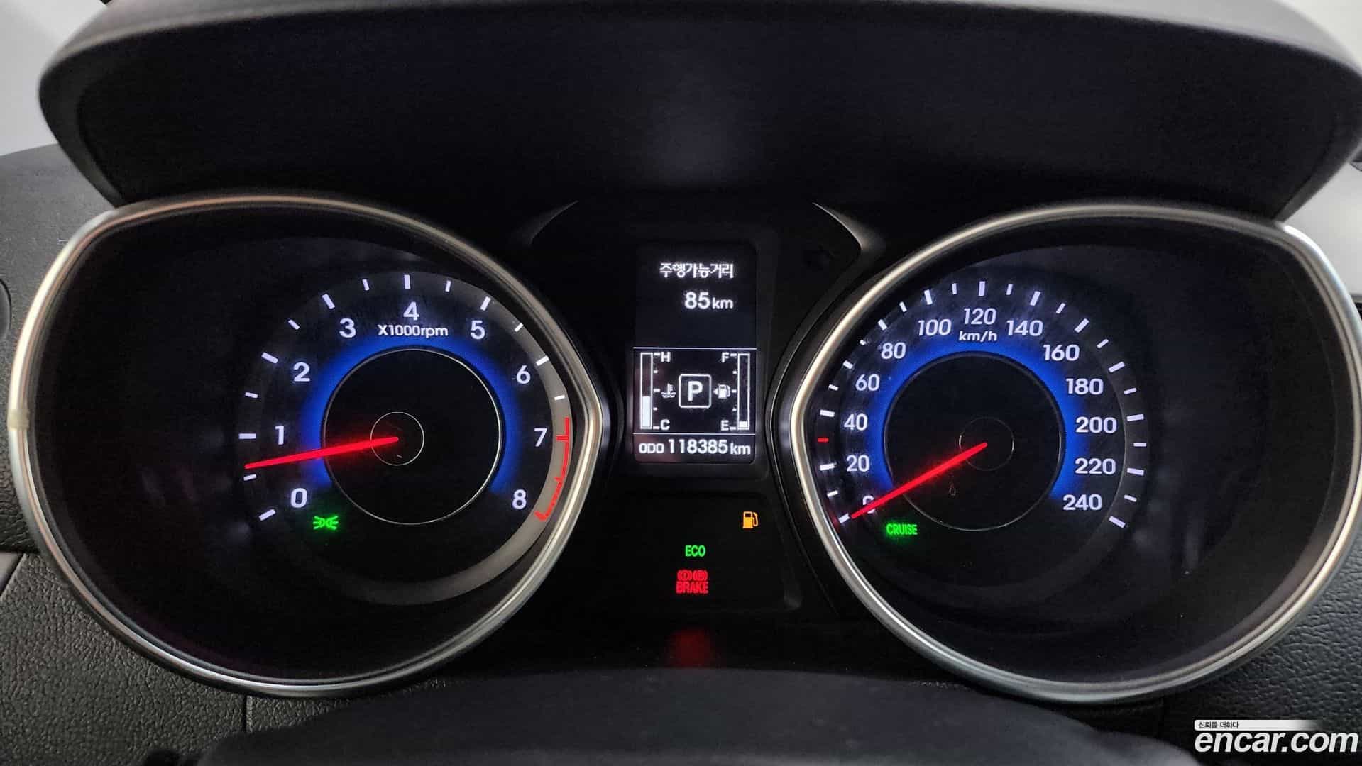 AVANTE Hyundai 2014.10-INNER-008