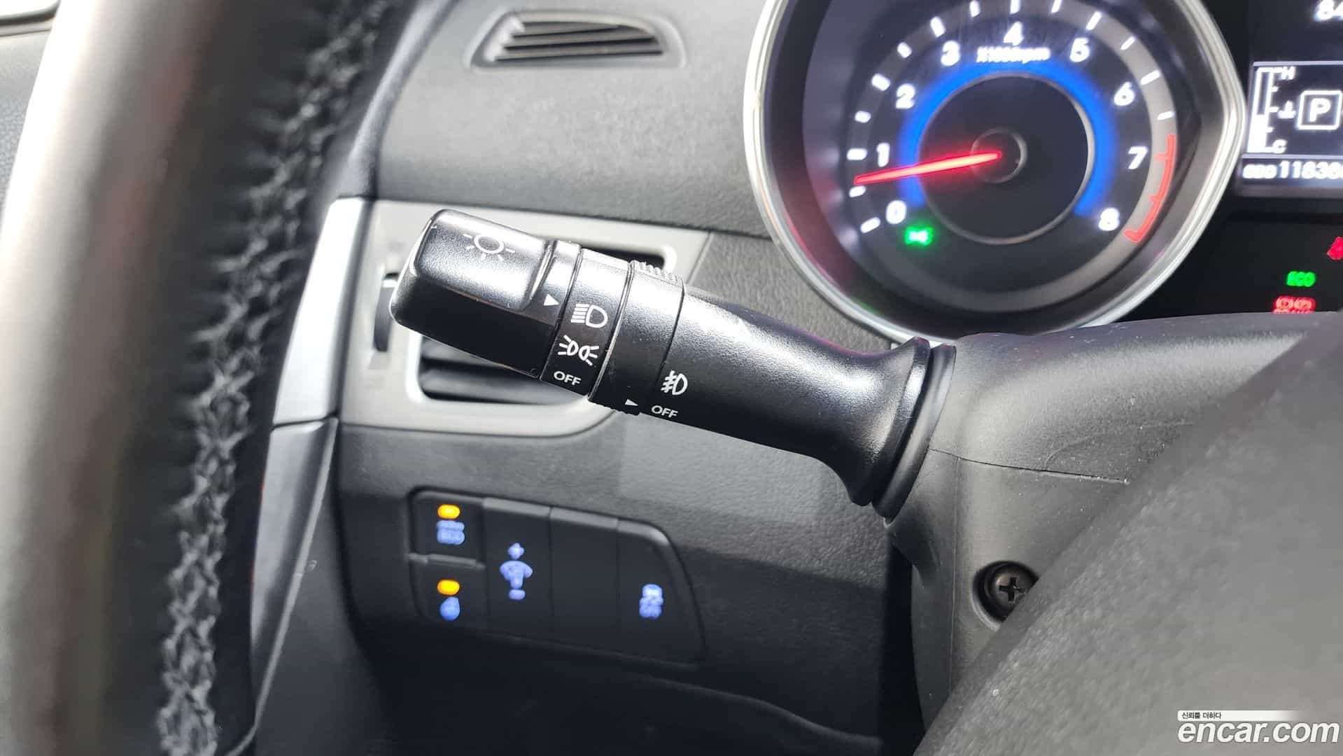 AVANTE Hyundai 2014.10-OPTION-022