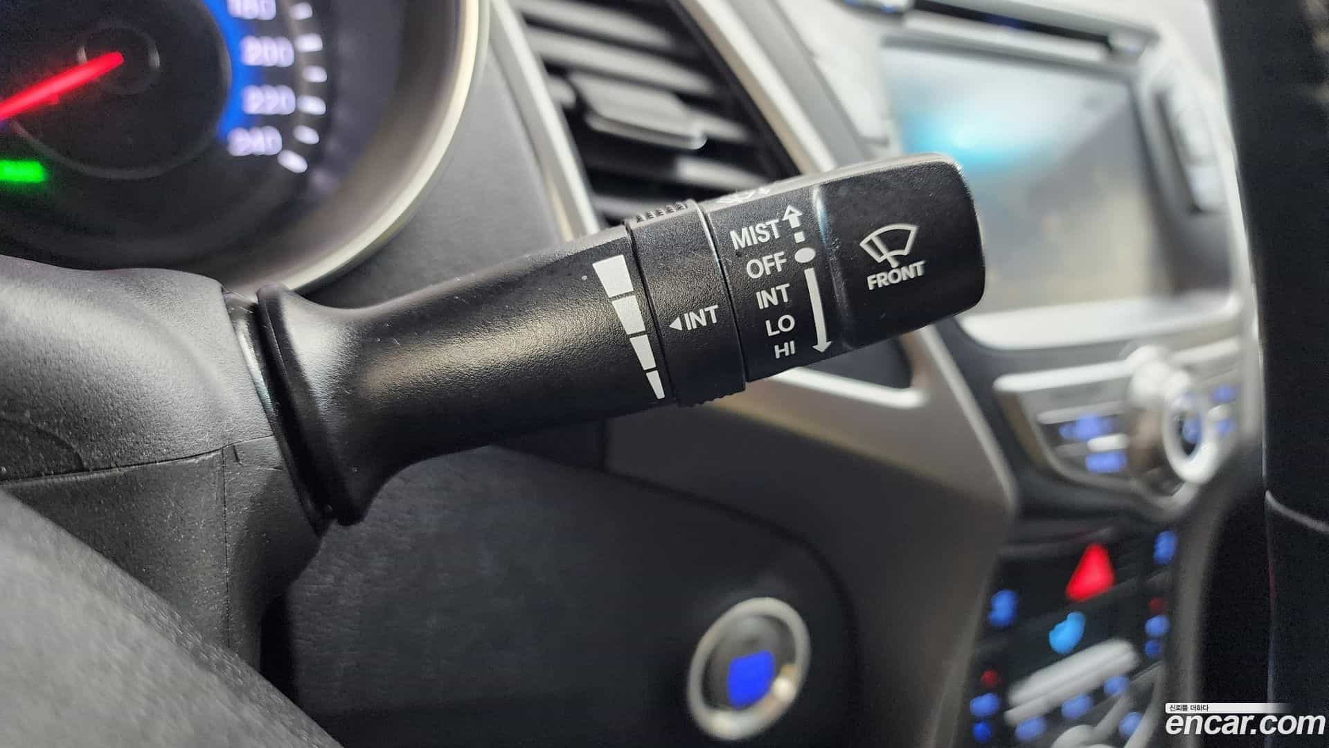 AVANTE Hyundai 2014.10-OPTION-023