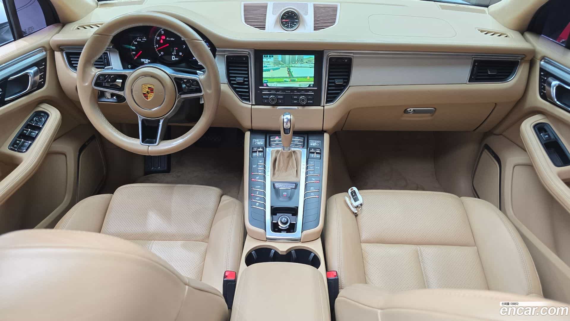 Macan Porsche 2014.5-INNER-007