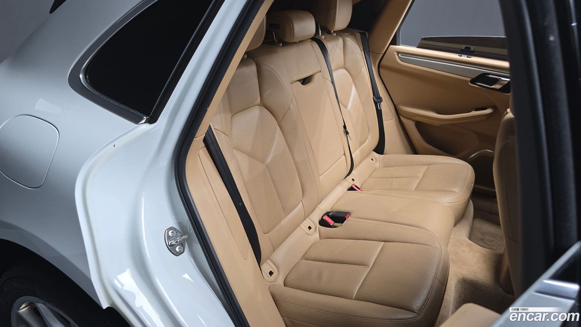 Main__Slider__Photo:Macan Porsche 2014.5-12