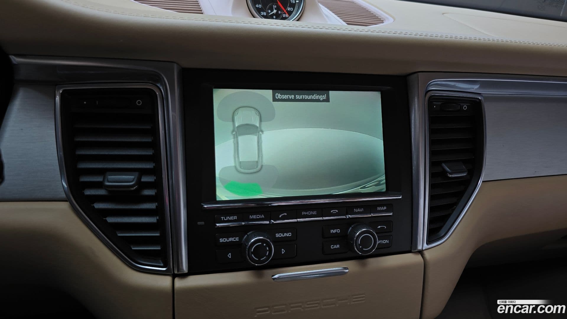 Main__Slider__Photo:Macan Porsche 2014.5-14