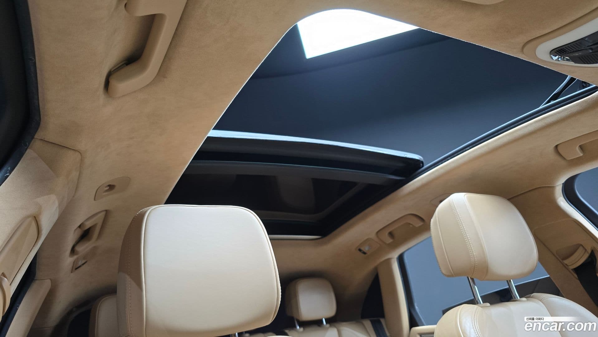 Main__Slider__Photo:Macan Porsche 2014.5-18