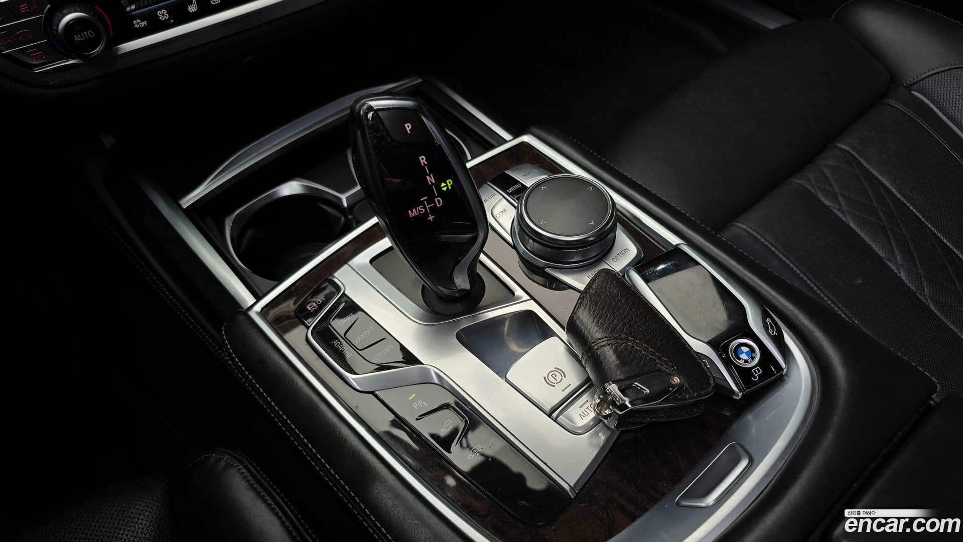 Main__Slider__Photo:7-Series BMW 2016.9-8