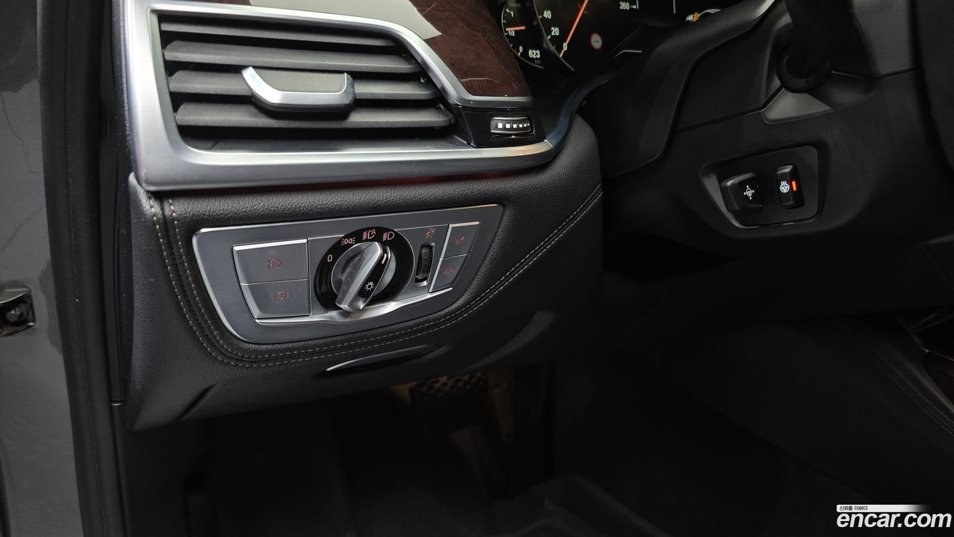 Main__Slider__Photo:7-Series BMW 2016.9-16