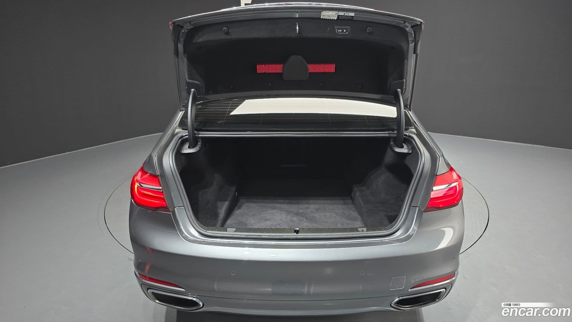 Main__Slider__Photo:7-Series BMW 2016.9-19