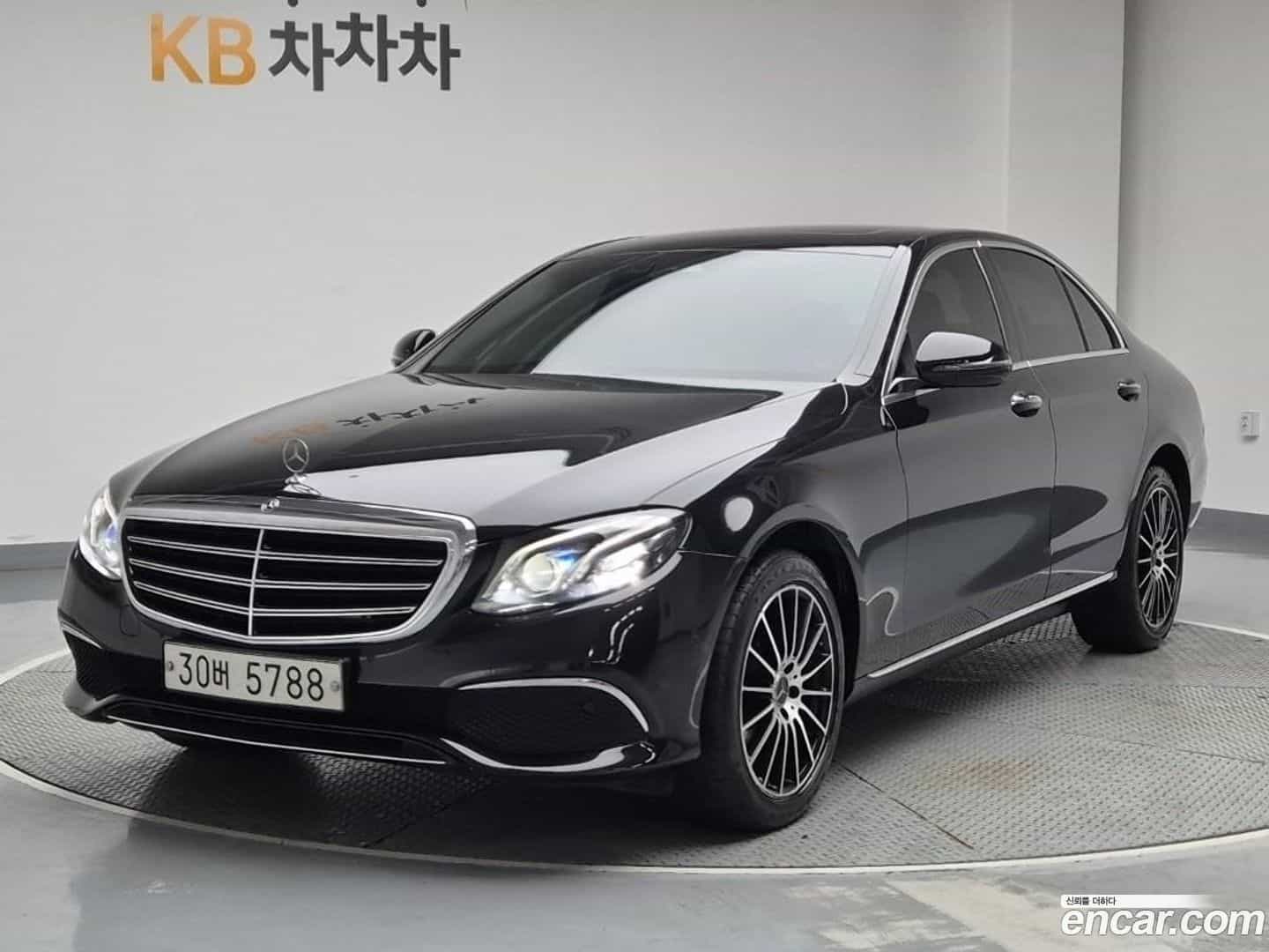 E-Class Mercedes-Benz 2018.7-OUTER-002