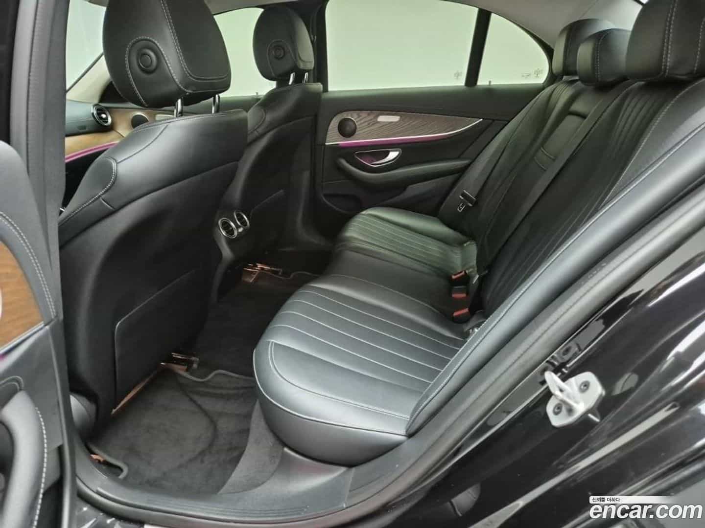 E-Class Mercedes-Benz 2018.7-OPTION-017