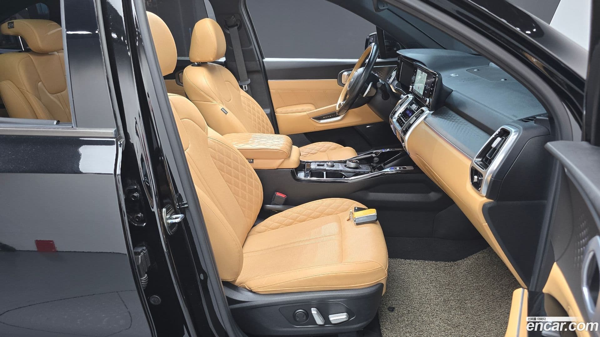 Main__Slider__Photo:Sorento Kia 2021.7-9