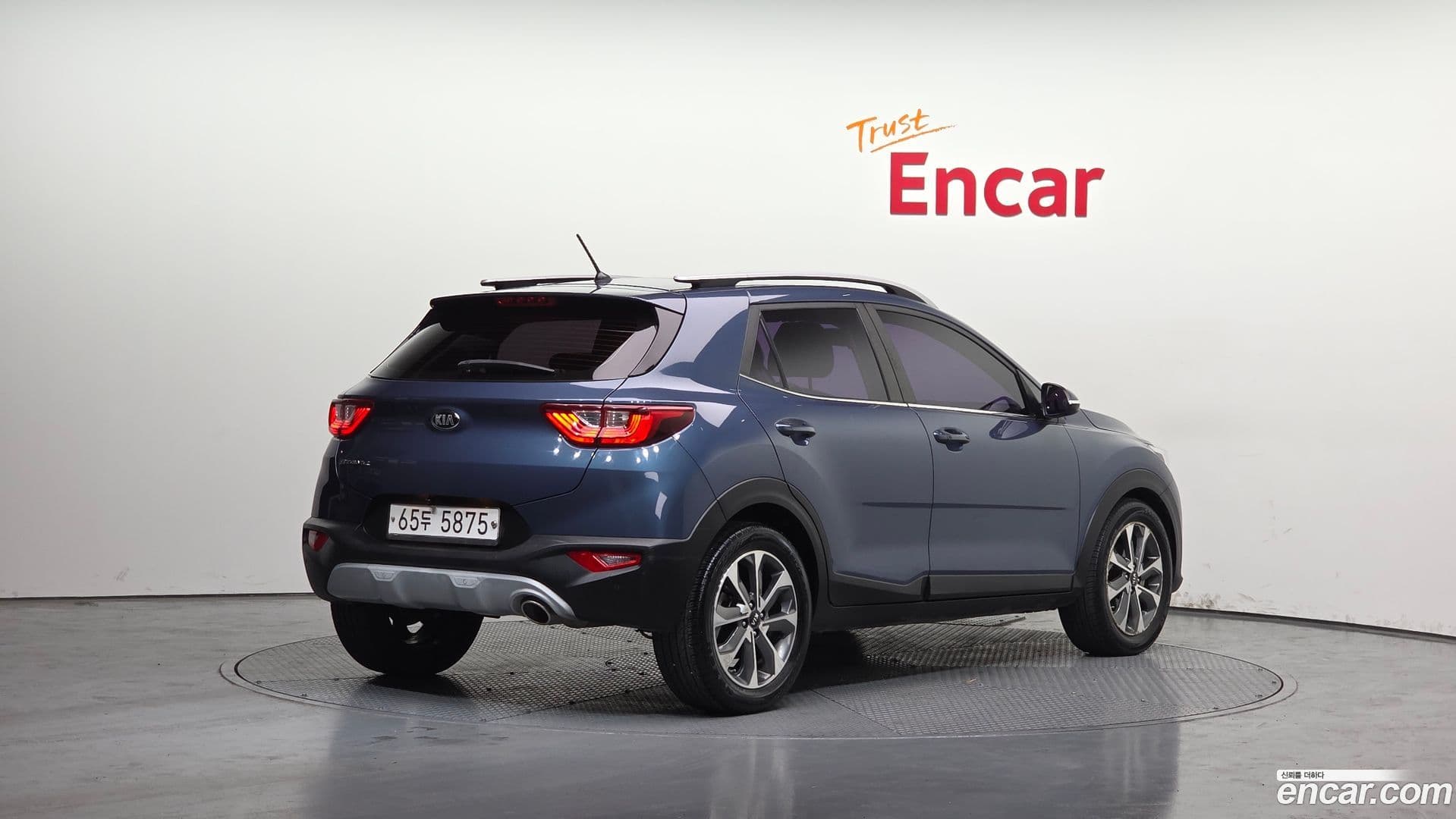 Main__Slider__Photo:Stonic Kia 2018.11-1