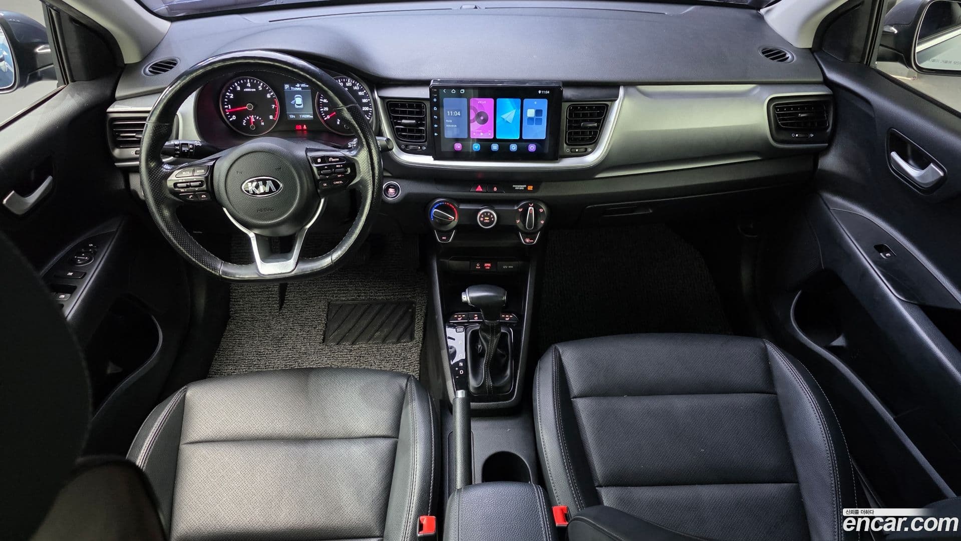 Main__Slider__Photo:Stonic Kia 2018.11-6